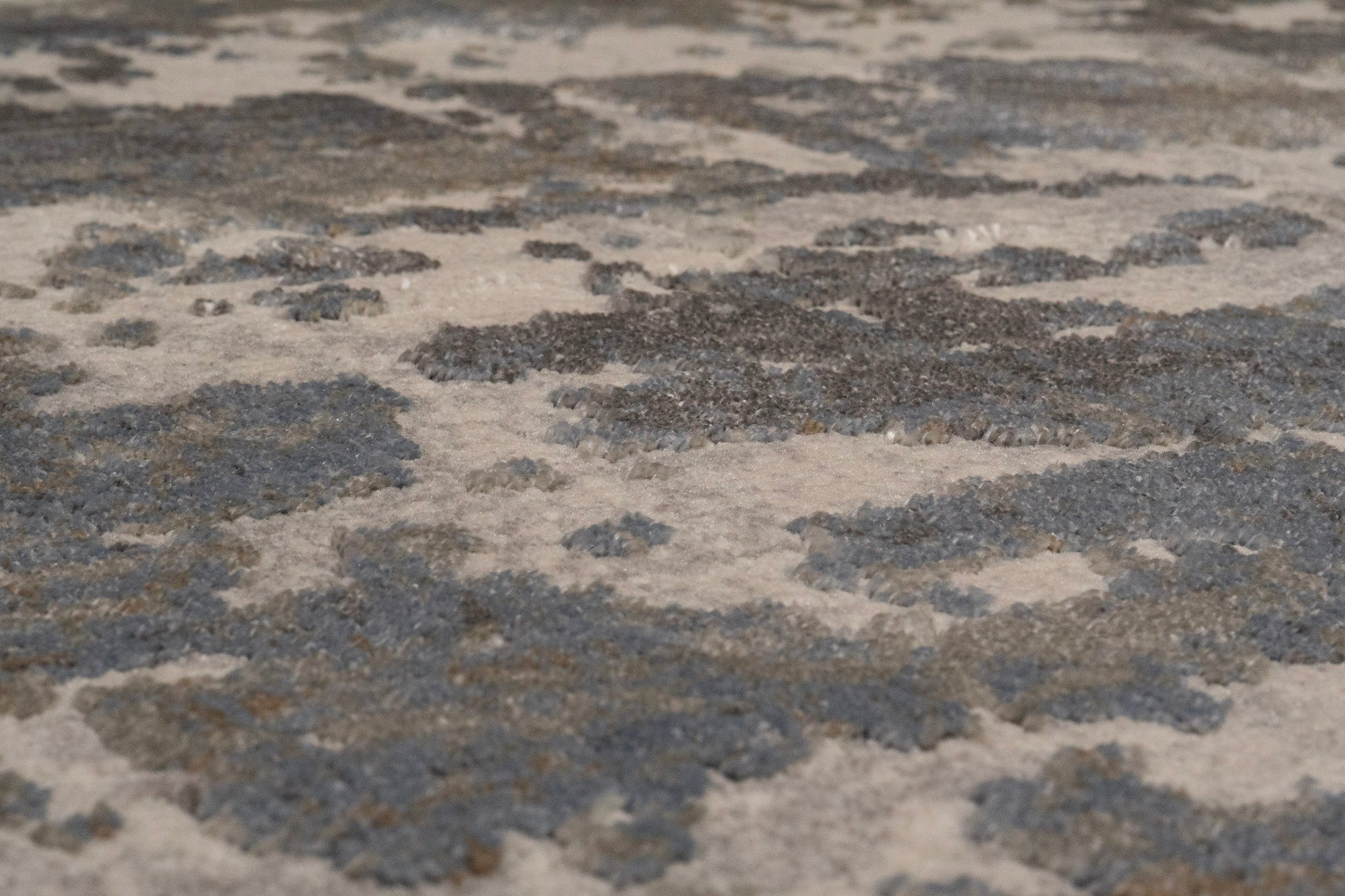 Castilla Modern Cream/Grey Distressed Medium Pile Rug