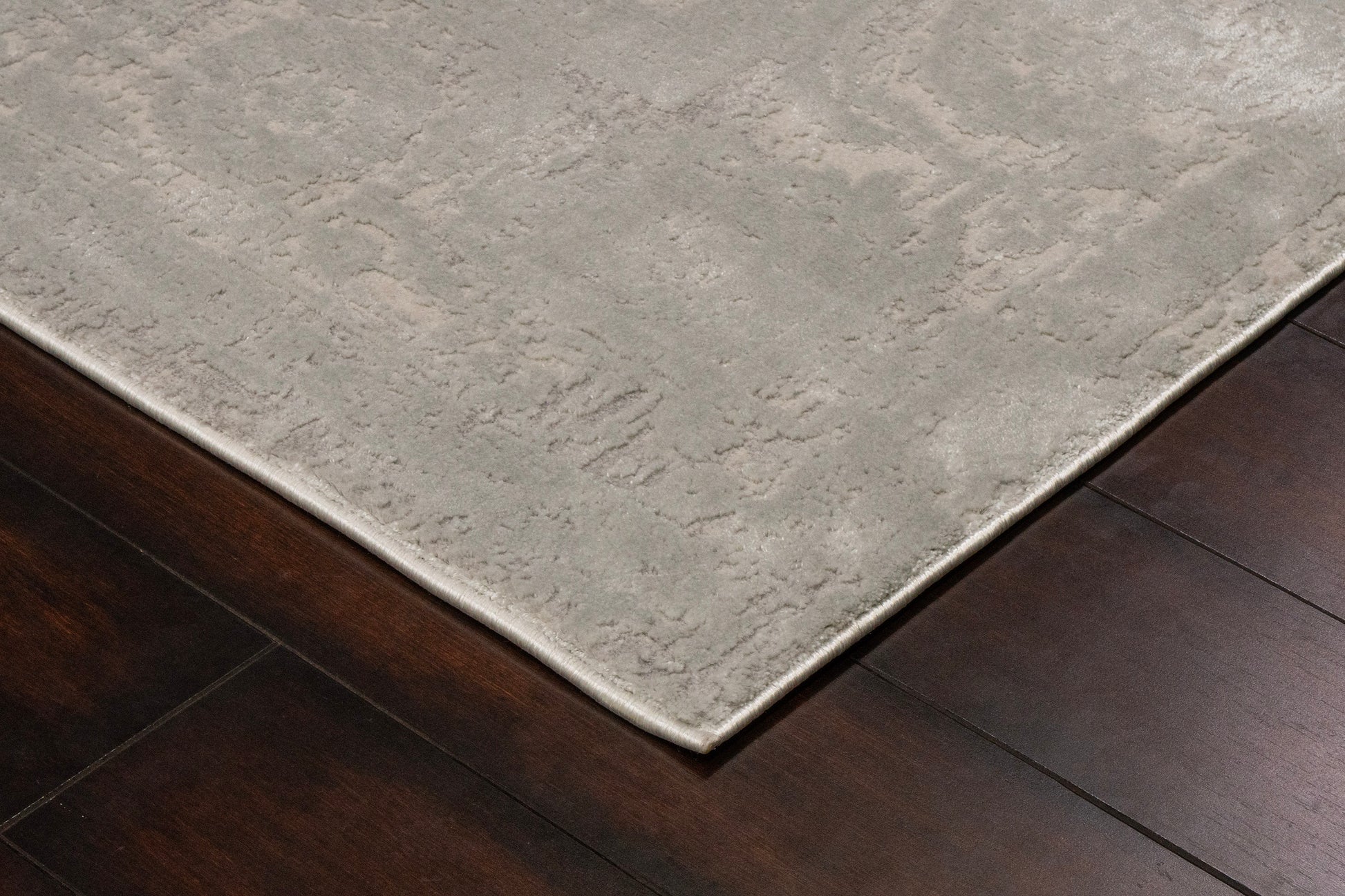 Castilla Modern Cream/Silver Distressed Medium Pile Rug