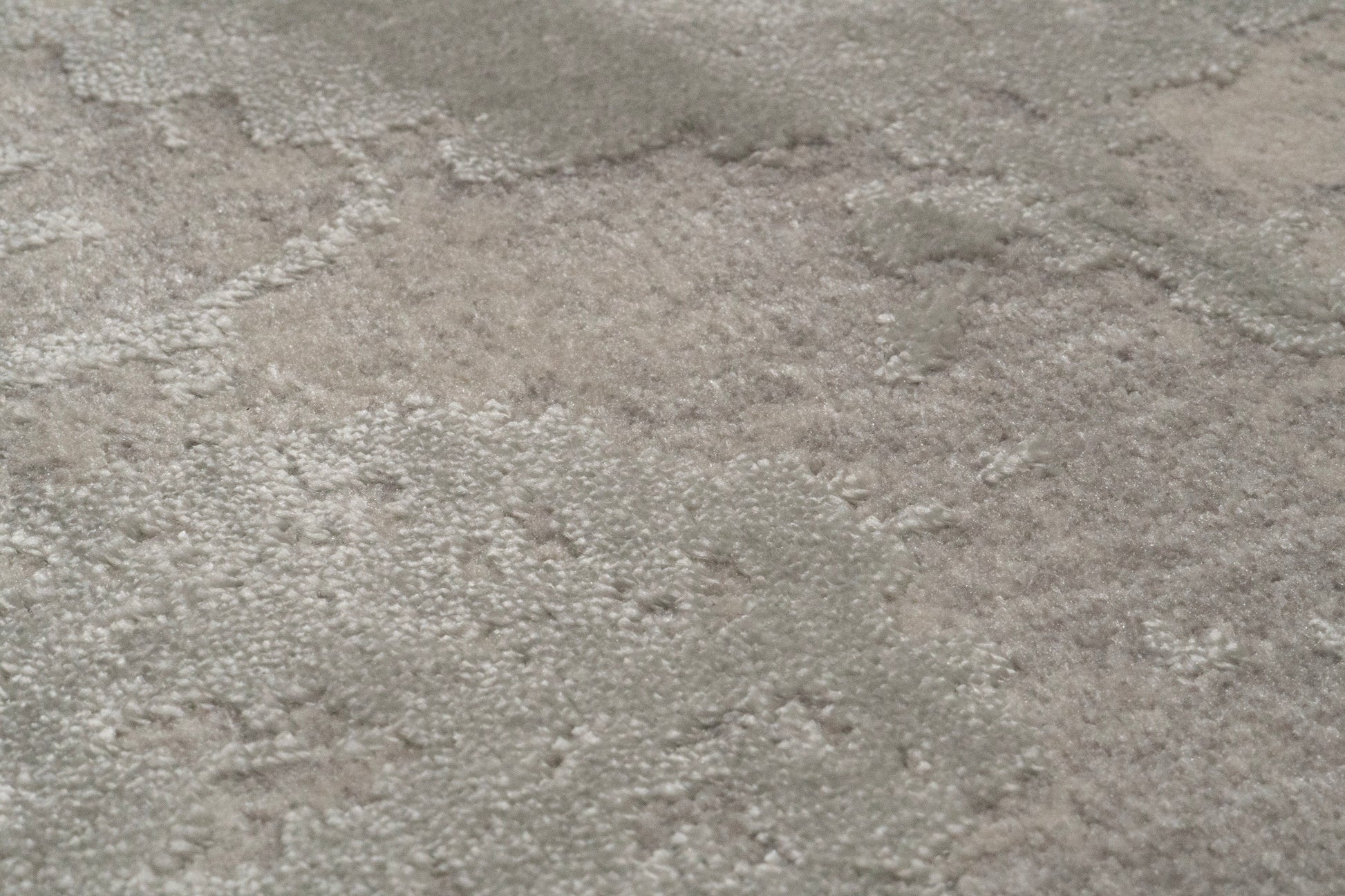 Castilla Modern Cream/Silver Distressed Medium Pile Rug
