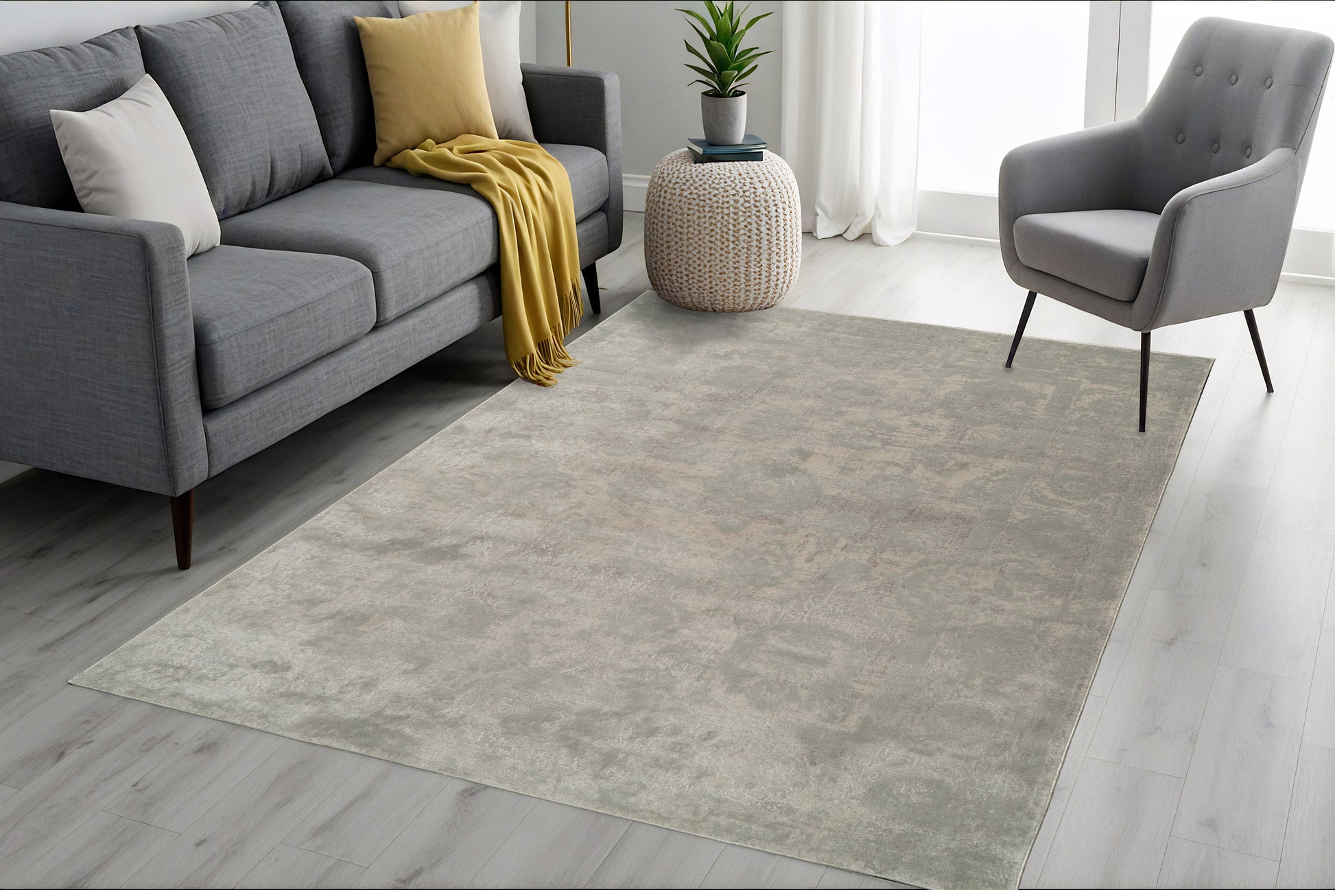 Castilla Modern Cream/Silver Distressed Medium Pile Rug