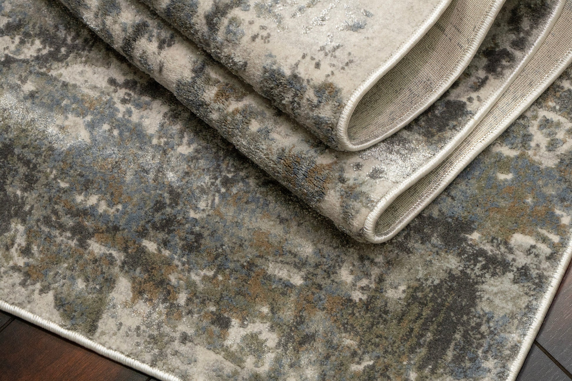 Castilla Modern Cream/Grey Distressed Medium Pile Rug