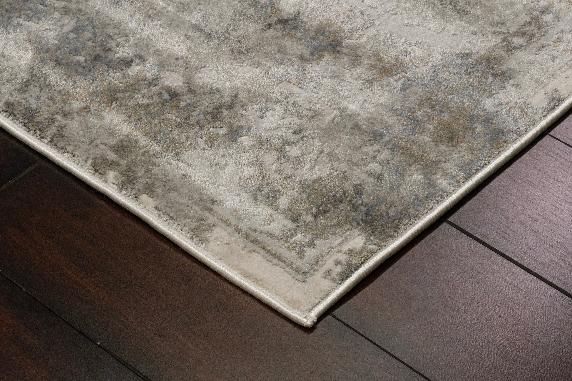 Castilla Modern Cream/Silver Distressed Medium Pile Rug