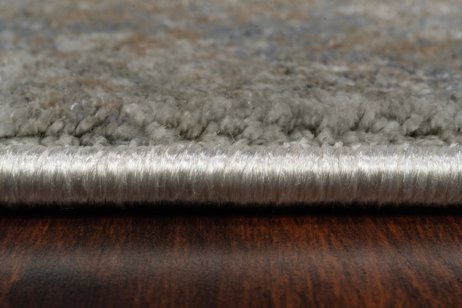 Castilla Modern Cream/Silver Distressed Medium Pile Rug