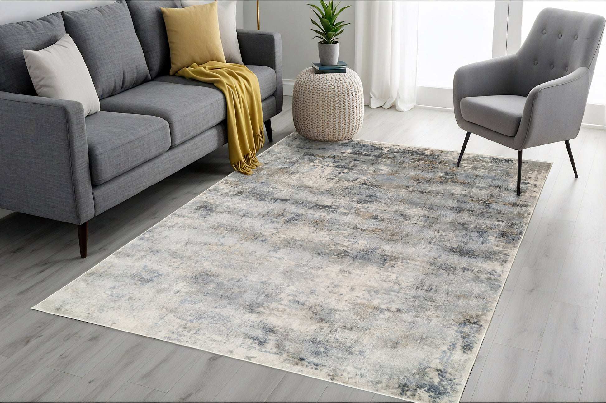 Castilla Modern Cream/Grey Distressed Medium Pile Rug