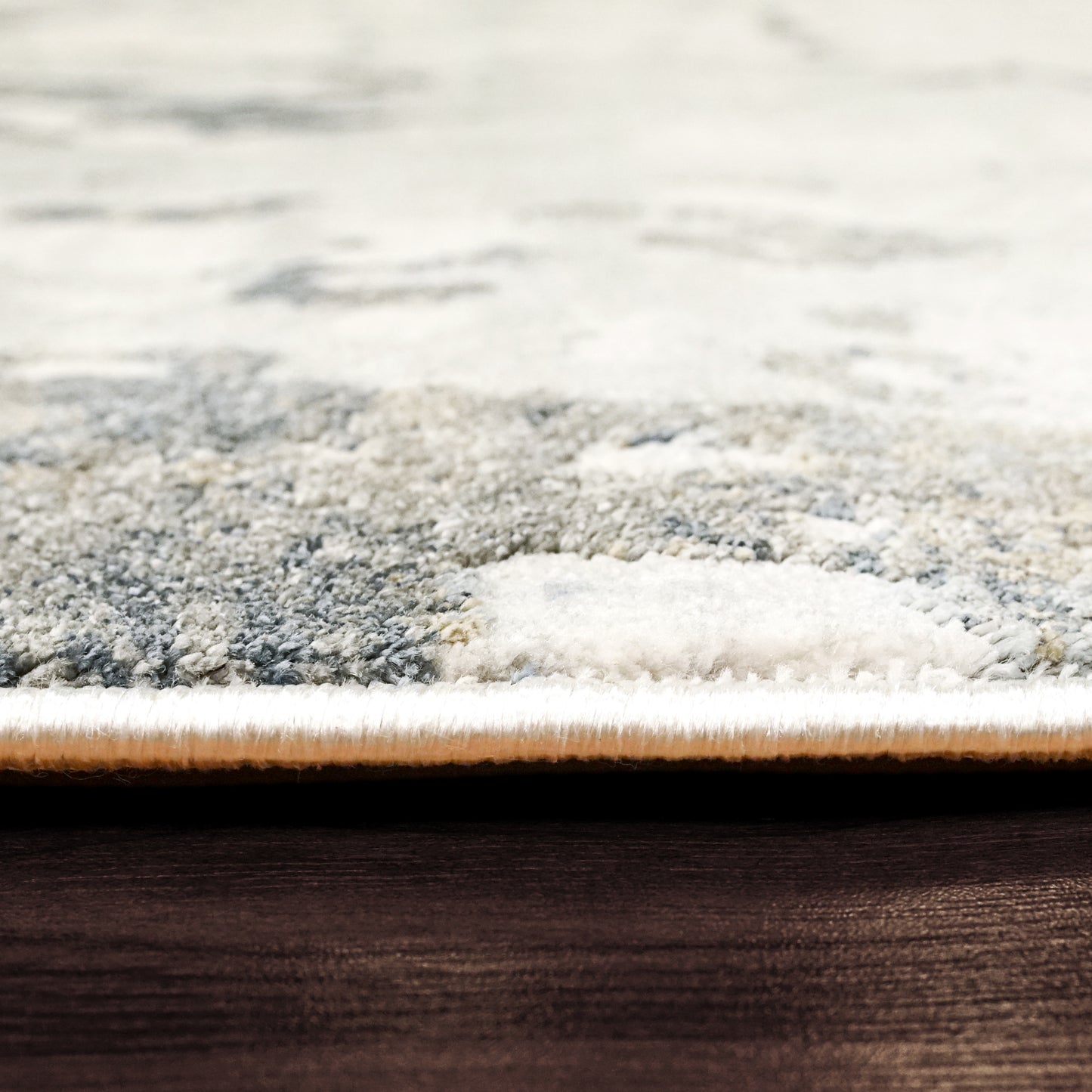 Castilla Modern Ivory/Beige Distressed Medium Pile Rug