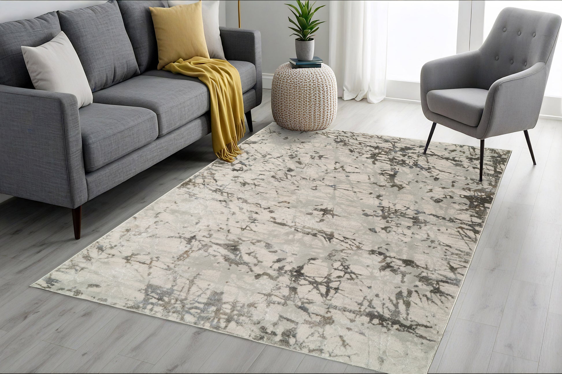 Castilla Modern Ivory/Grey Distressed Medium Pile Rug