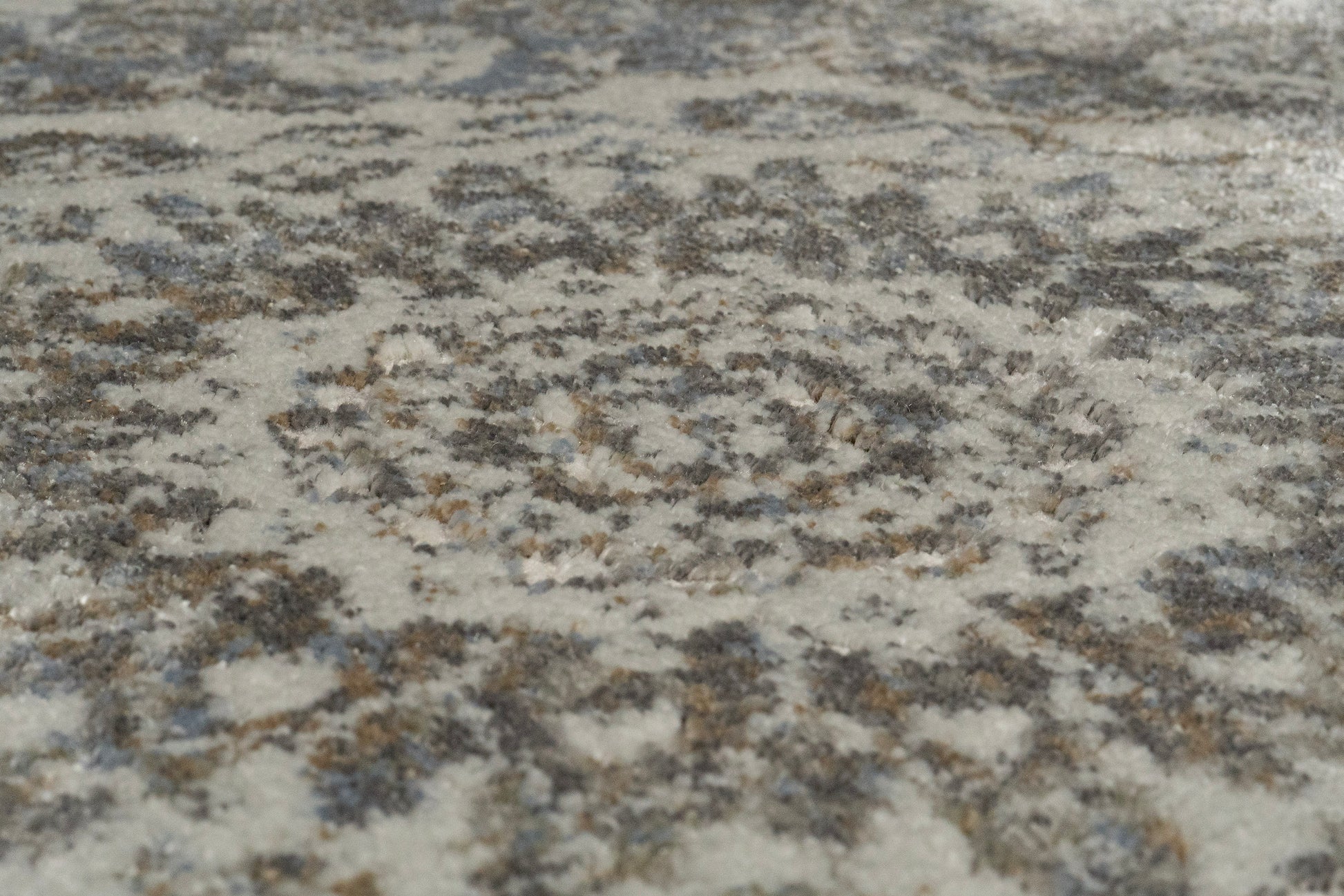 Castilla Modern Light Grey Distressed Medium Pile Rug