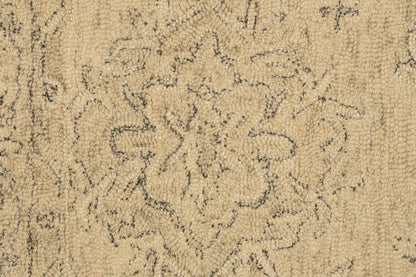 Daisy Traditional Ivory Floral Medium Pile Rug