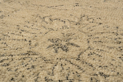 Daisy Traditional Ivory Floral Medium Pile Rug