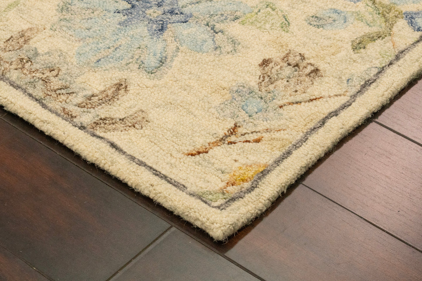 Daisy Transitional Ivory/Multi Floral Medium Pile Rug