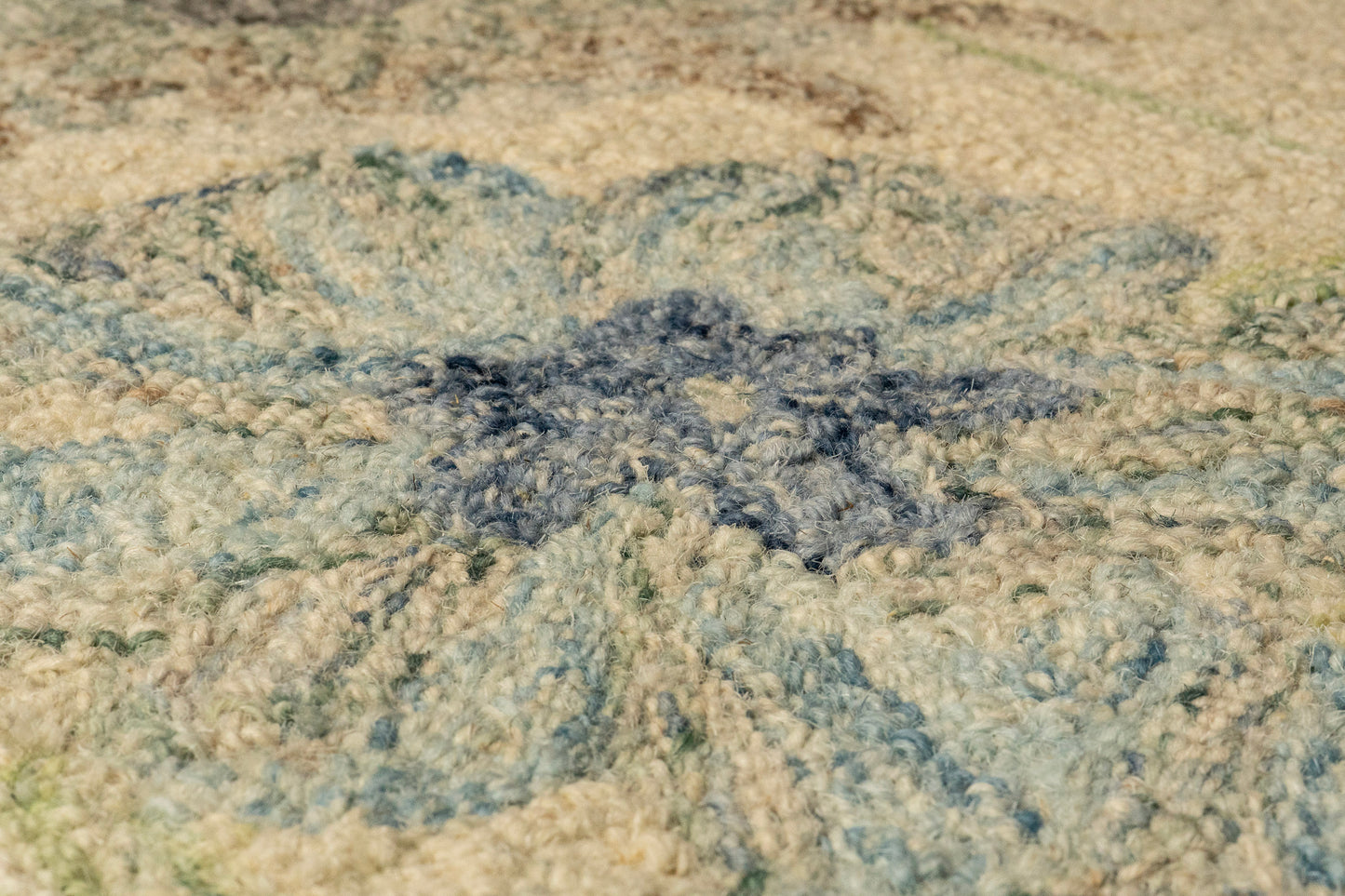 Daisy Transitional Ivory/Multi Floral Medium Pile Rug