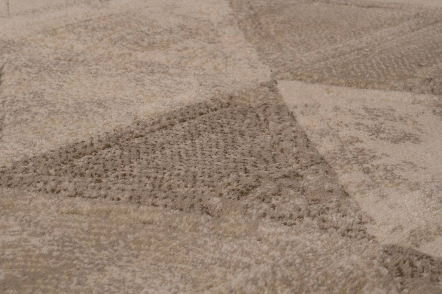 Eclipse Contemporary Beige Geometric Medium Pile Rug