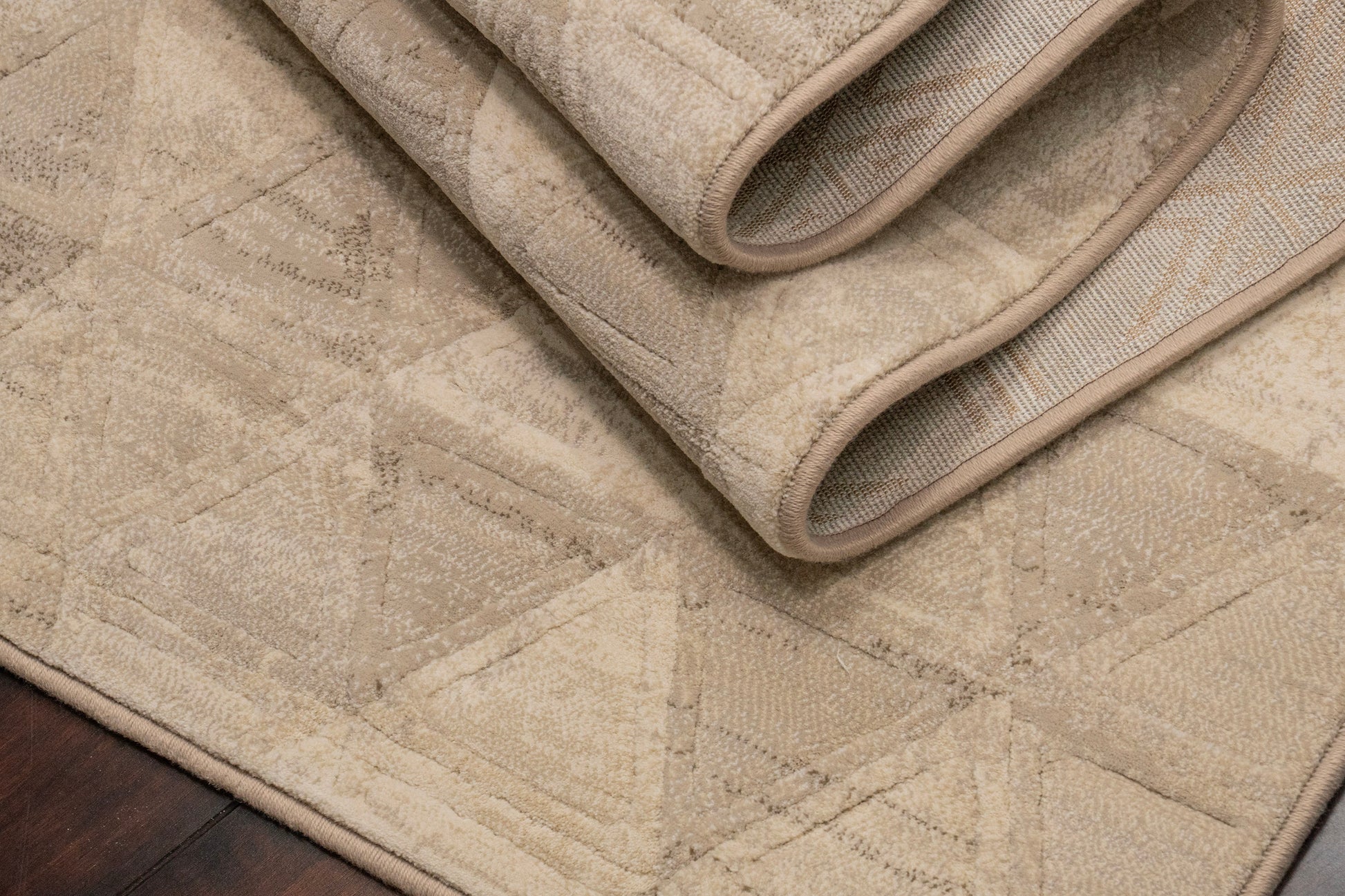 Eclipse Contemporary Beige Geometric Medium Pile Rug