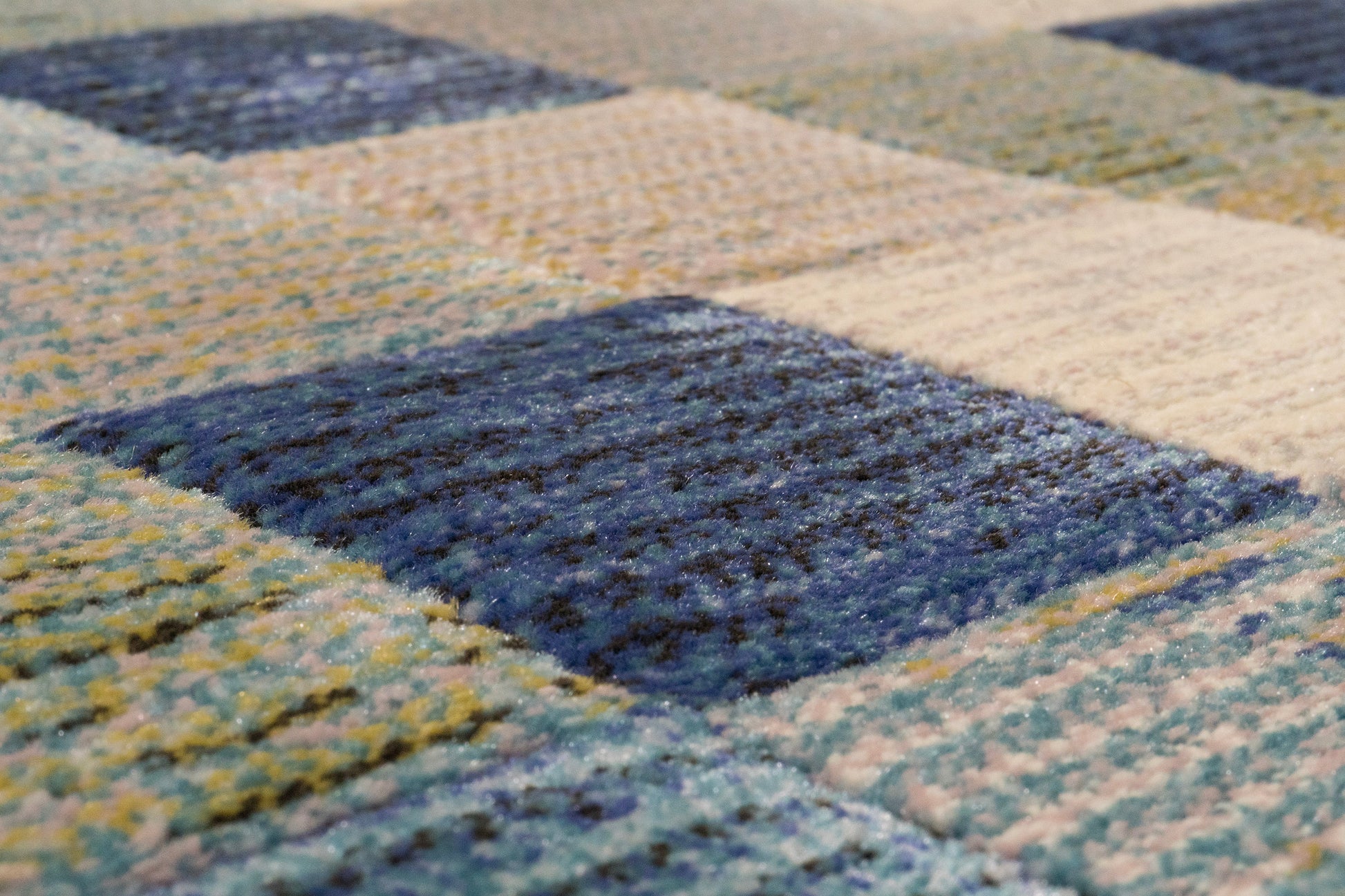Eclipse Contemporary Multi/Blue Geometric Medium Pile Rug