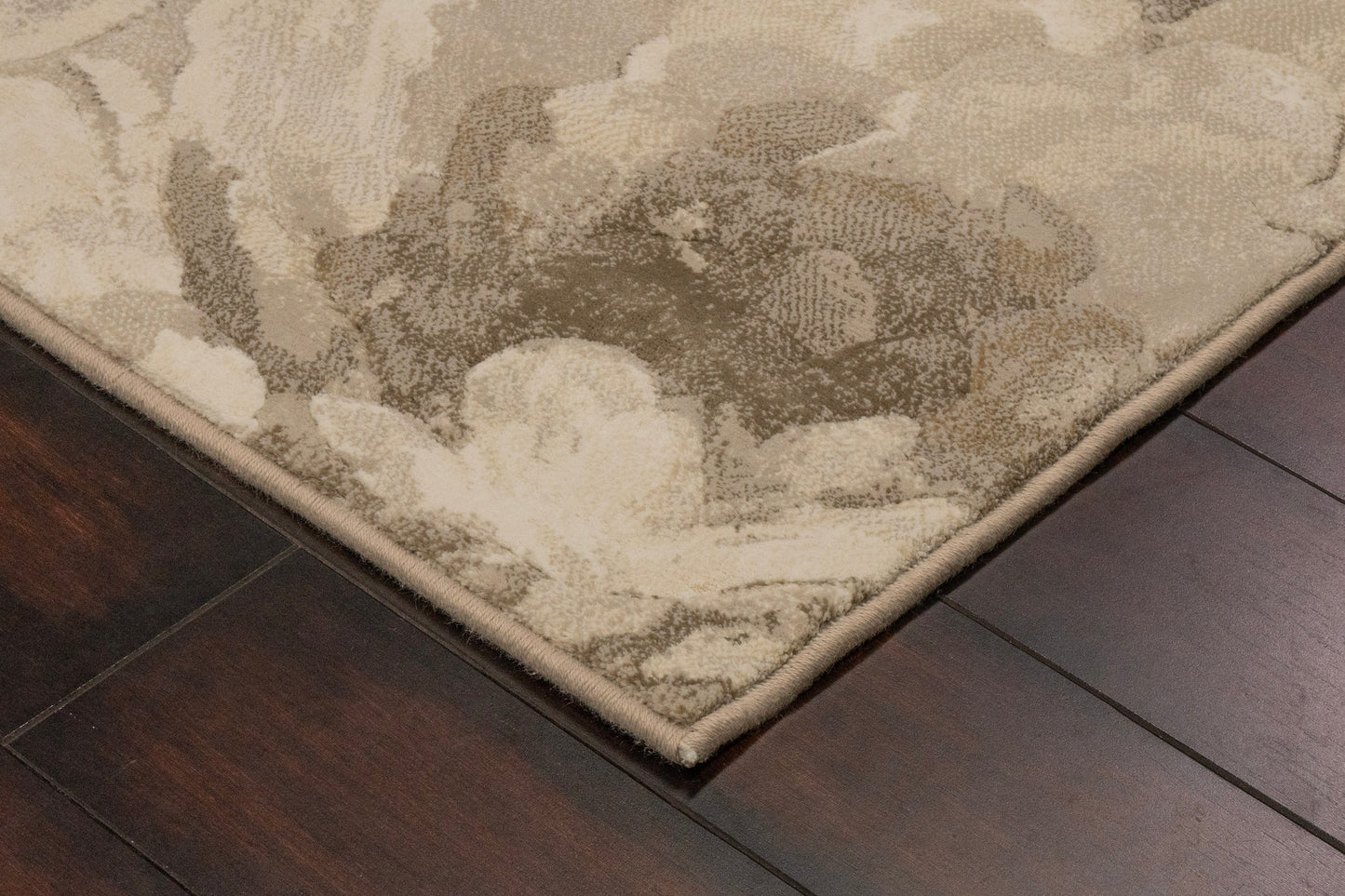 Eclipse Contemporary Beige/Cream Floral Medium Pile Rug