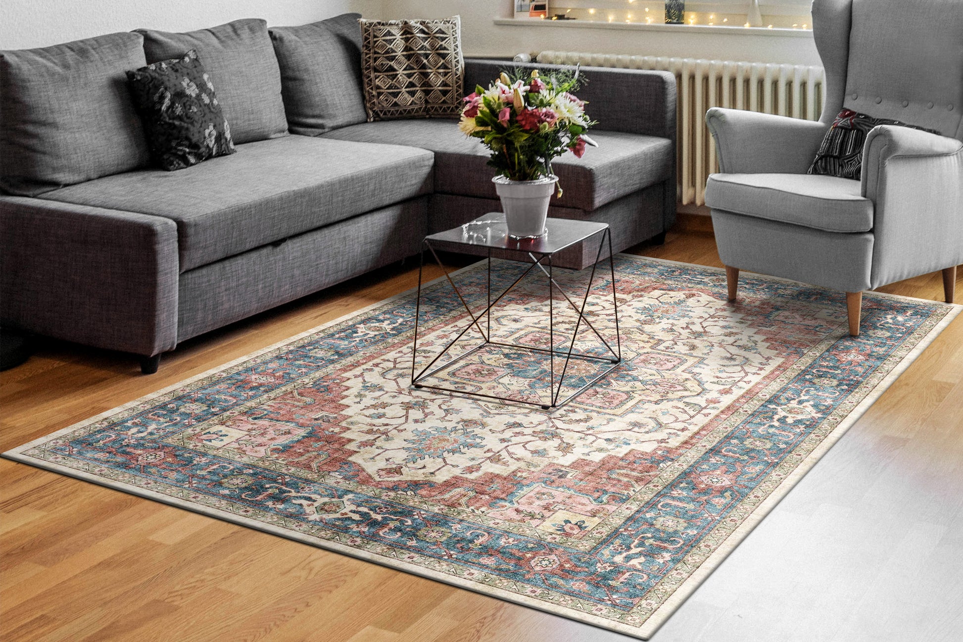 Elise Traditional Red/Blue/Beige Oriental Low Pile Rug