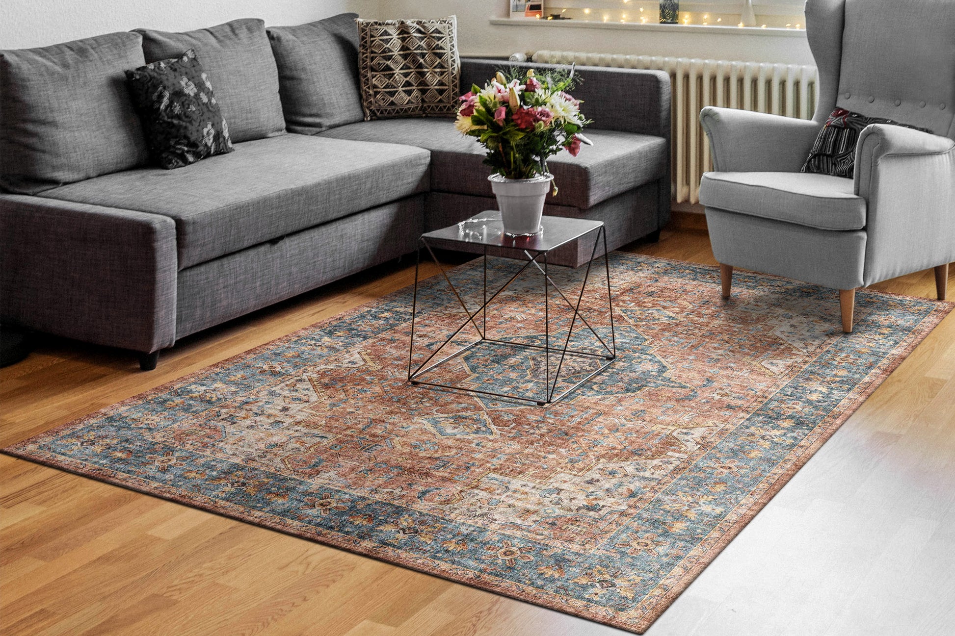 Elise Traditional Red/Blue/Beige Oriental Low Pile Rug