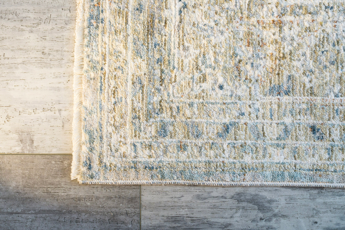 Flare Traditional Beige/Ivory/Blue Medallion Low Pile Rug