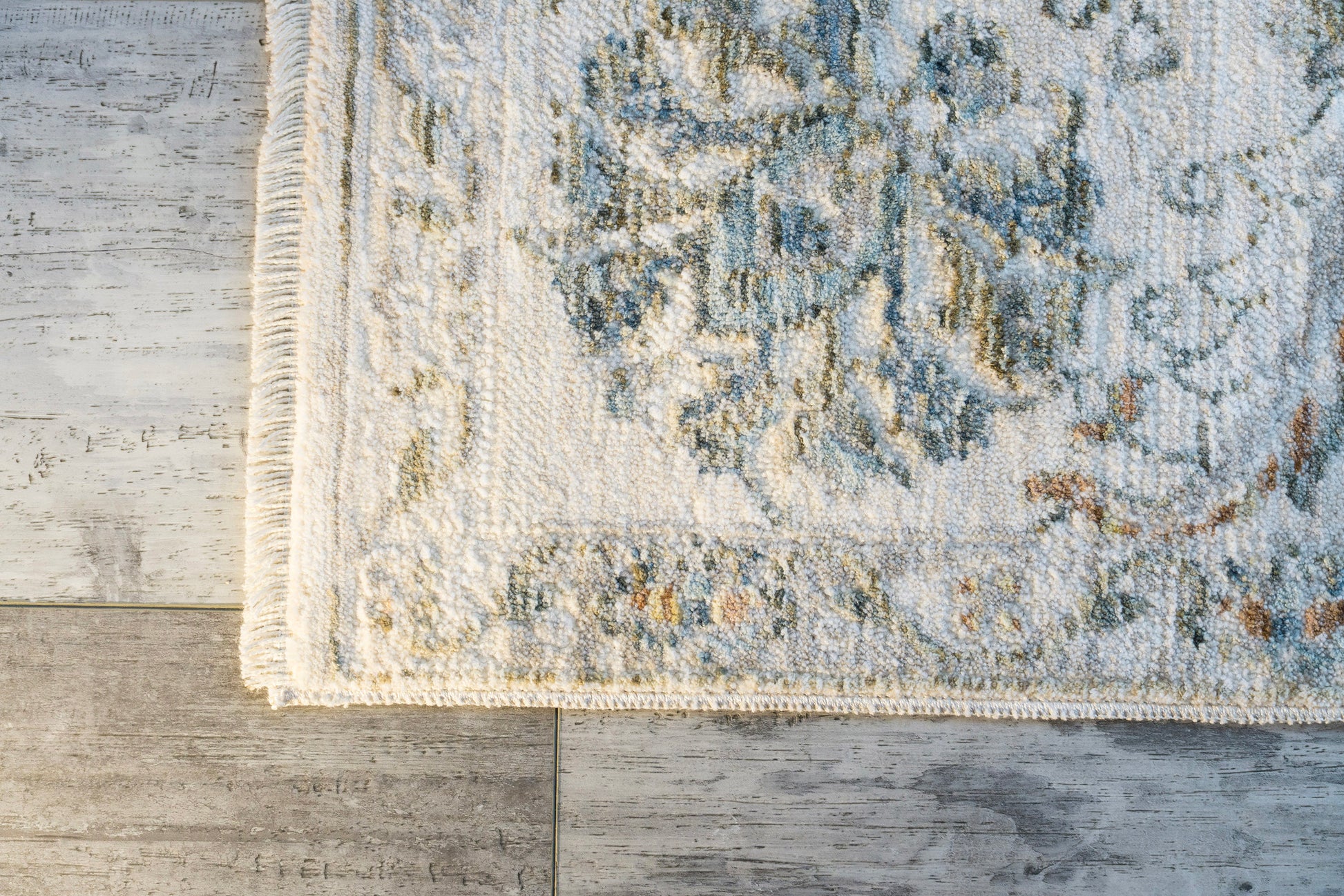 Flare Traditional Beige/Blue Floral Low Pile Rug