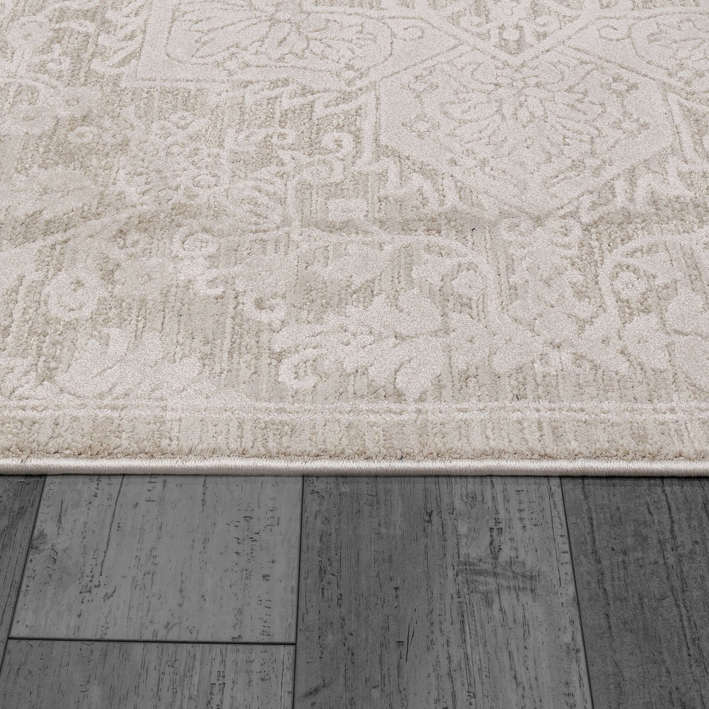 Hamilton Traditional Cream Medallion Medium Pile Rug