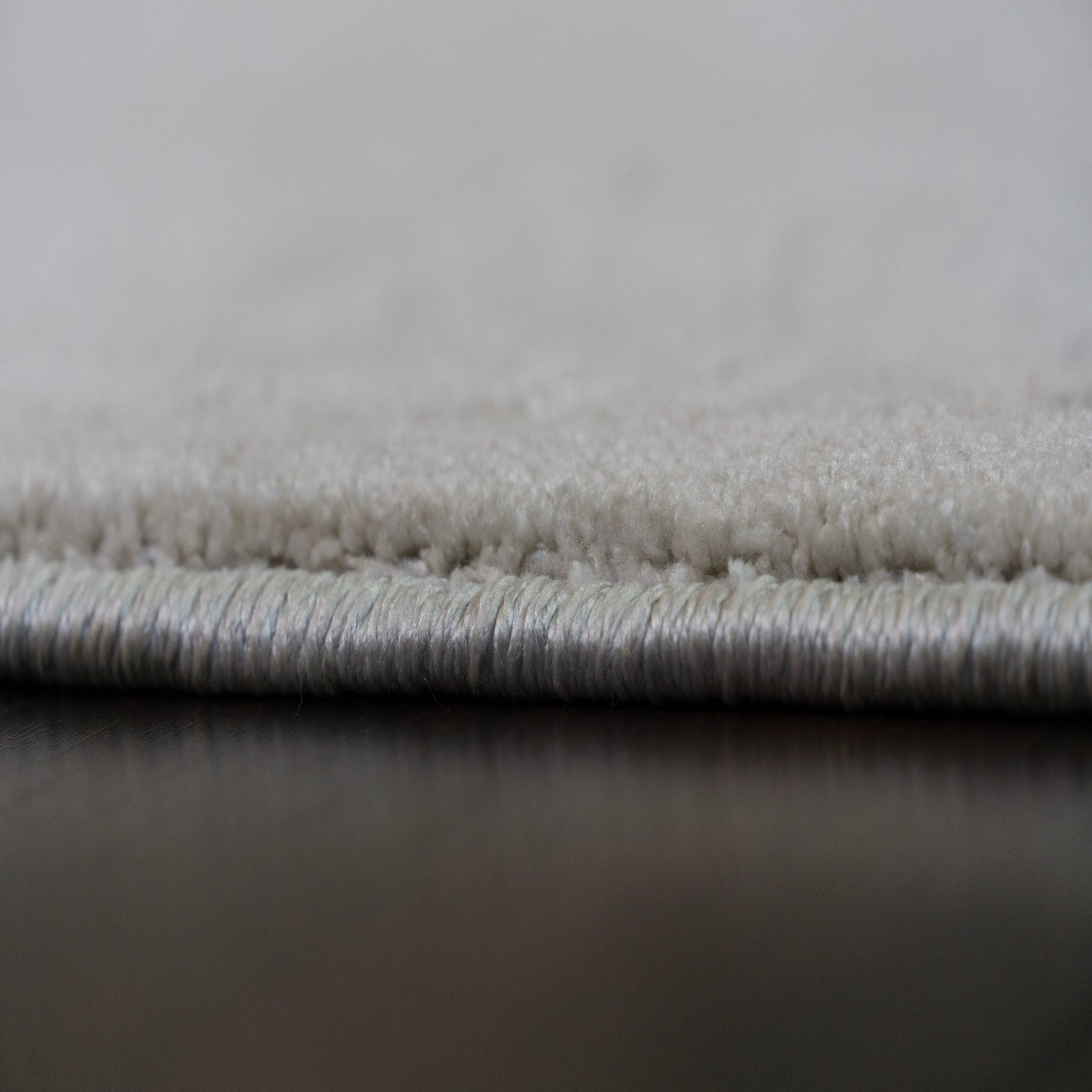 Hamilton Traditional Ivory/Grey Medallion Medium Pile Rug