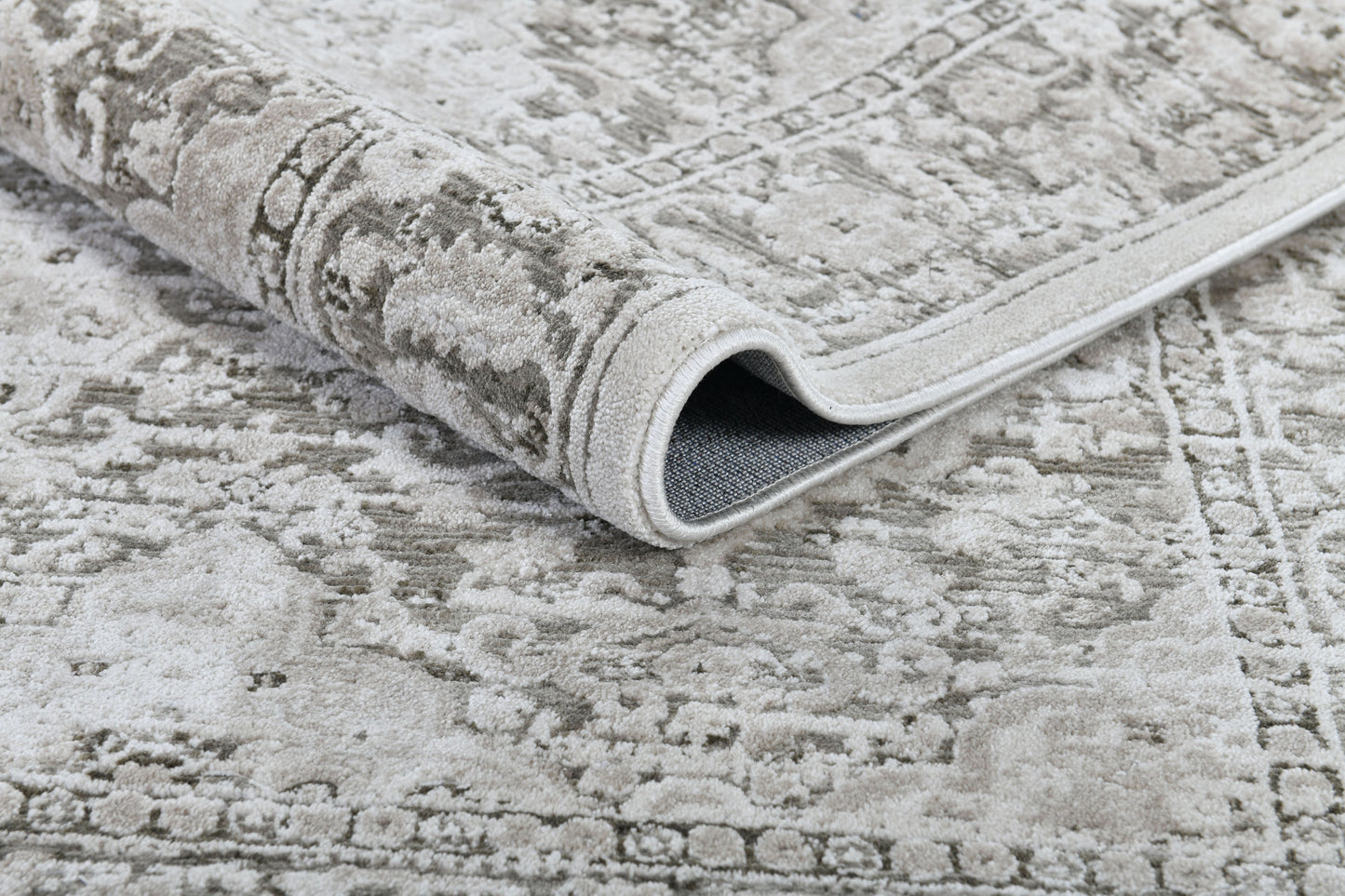 Hamilton Traditional Grey/Dark Grey Medallion Medium Pile Rug