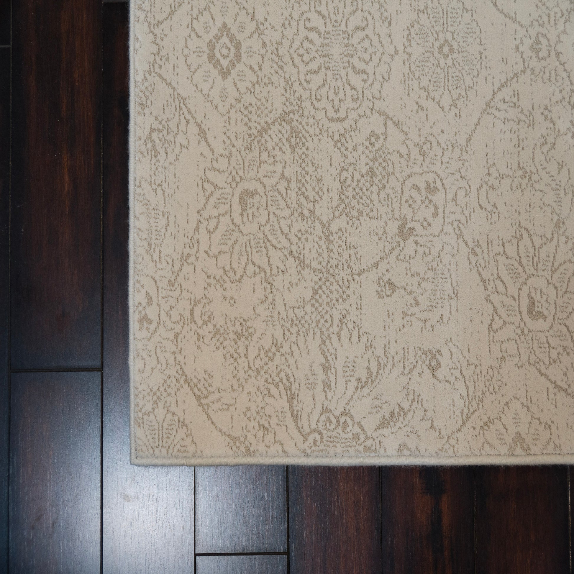 Harmony Contemporary Ivory/Beige Damask Medium Pile Rug