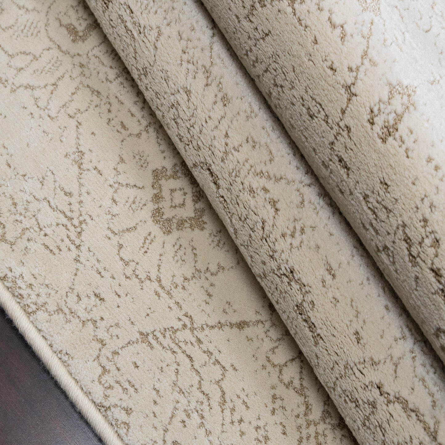 Harmony Contemporary Beige/Ivory Damask Medium Pile Rug