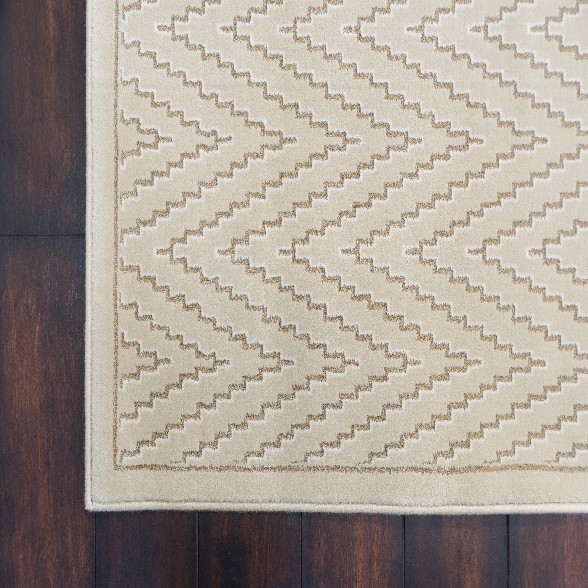 Harmony Contemporary Ivory/Grey Chevron Medium Pile Rug