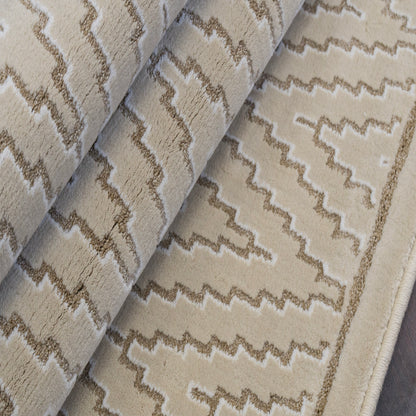Harmony Contemporary Ivory/Grey Chevron Medium Pile Rug