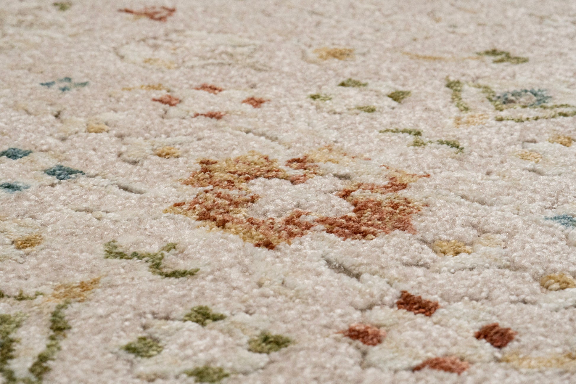Hudson Traditional Beige/Dark Beige Oriental High-Low Rug