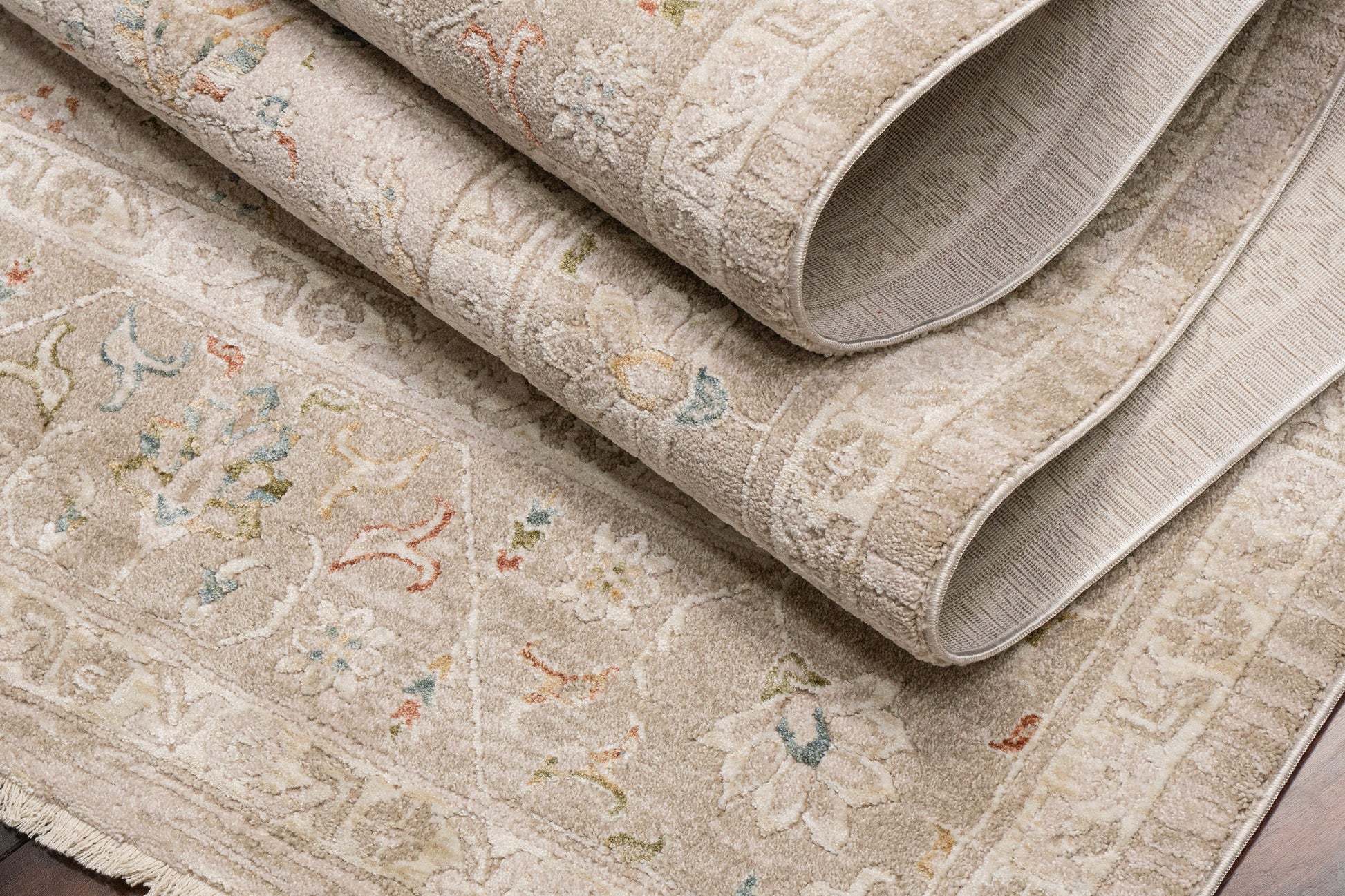 Hudson Traditional Beige/Dark Beige Oriental High-Low Rug