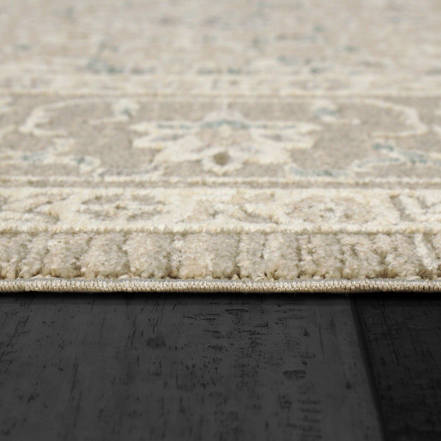 Hudson Traditional Beige/Grey Oriental High-Low Rug