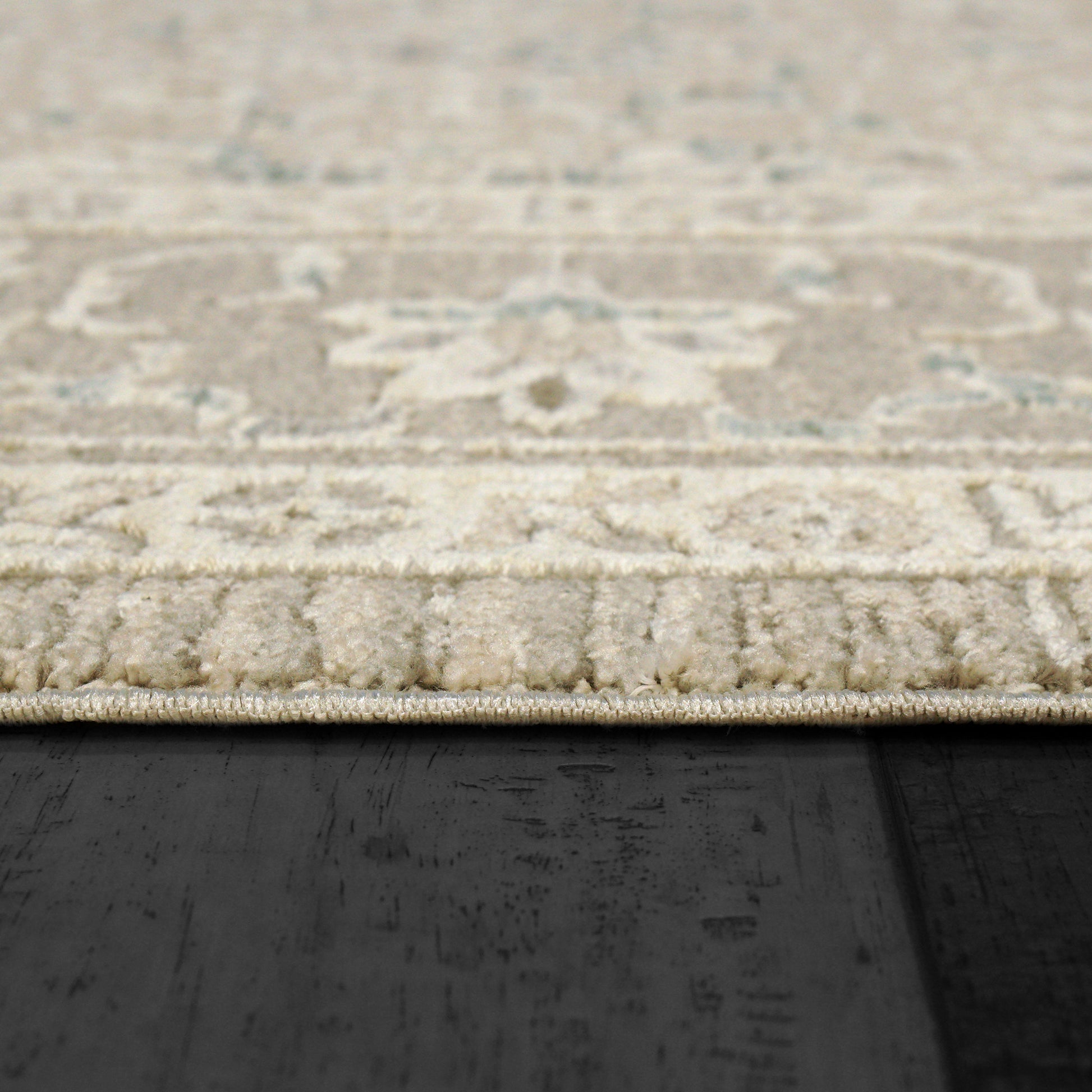 Hudson Traditional Beige/Grey Oriental High-Low Rug