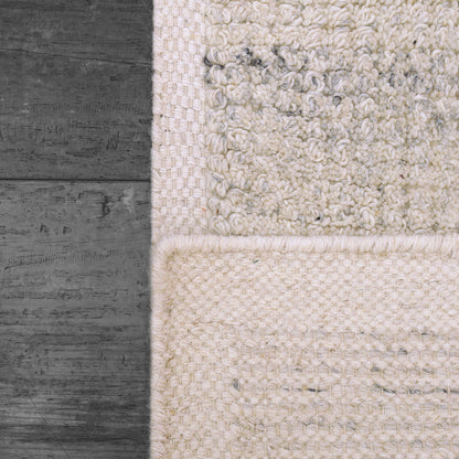 Ivy Modern Ivory/Silver Solid Medium Pile Rug