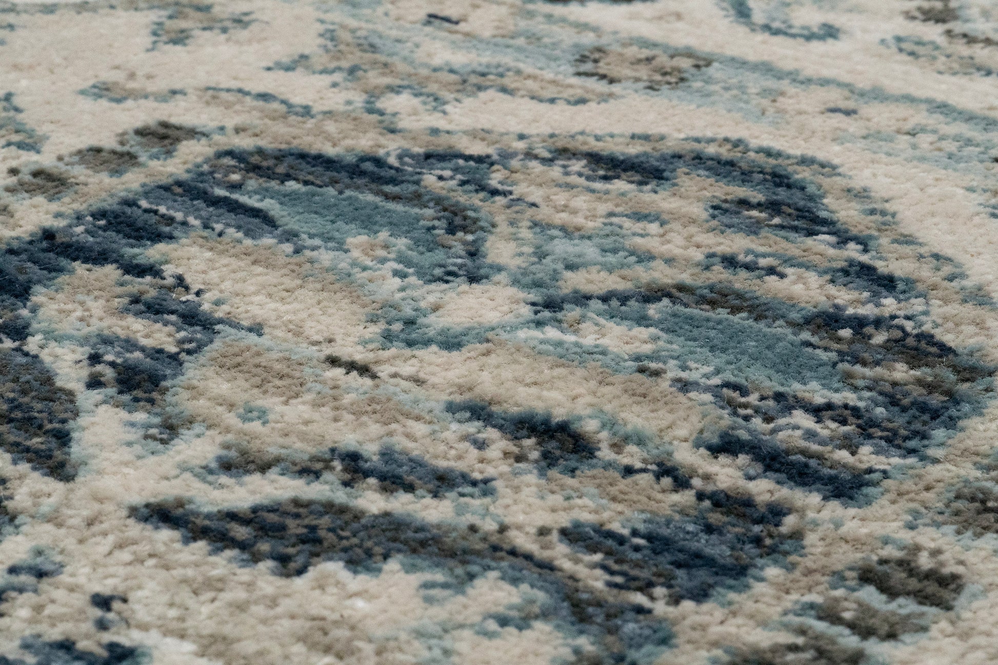 Juno Transitional Dark Blue/Cream Distressed Medium Pile Rug