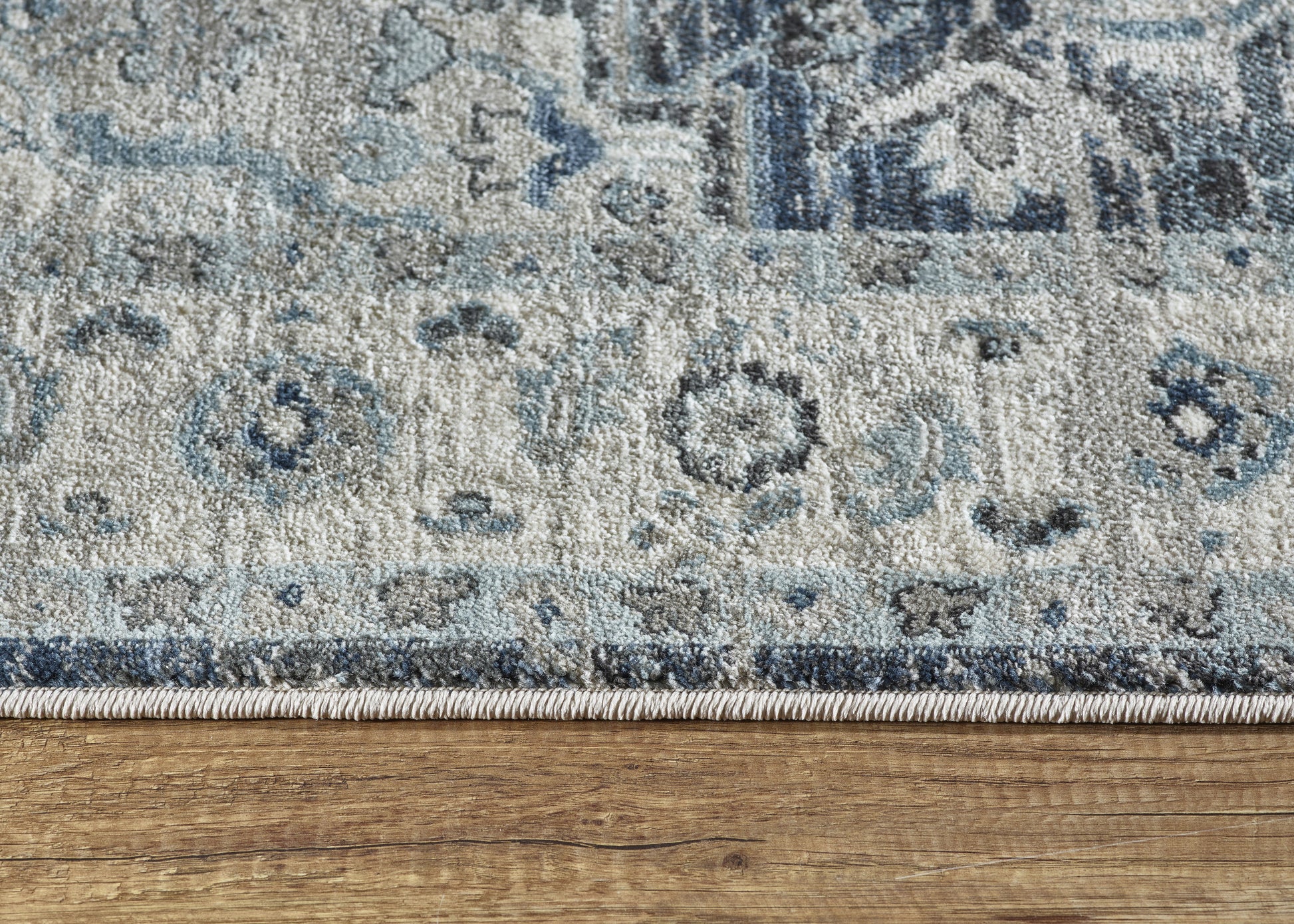 Juno Transitional Dark Blue/Cream Distressed Medium Pile Rug