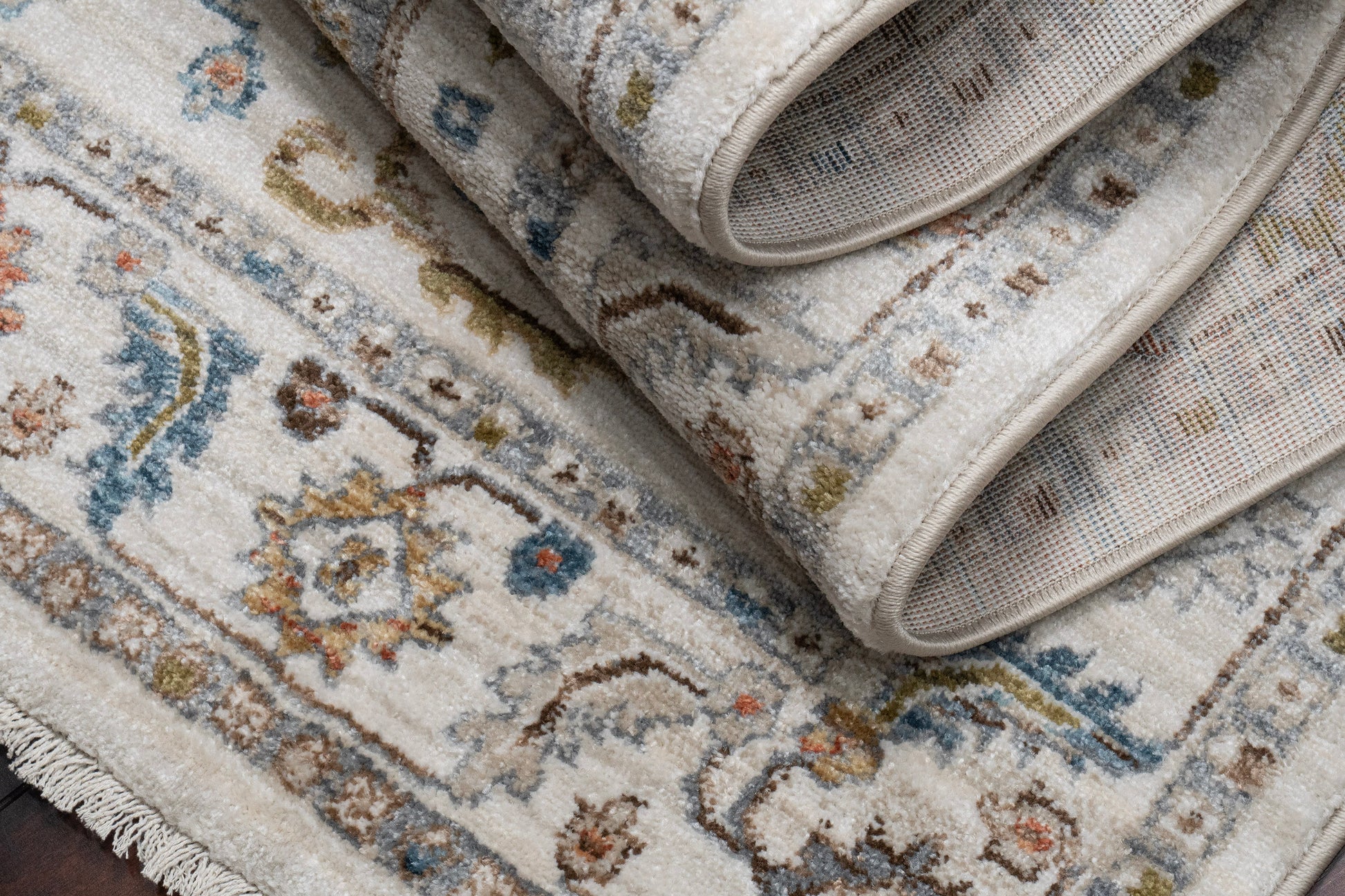Juno Traditional Ivory/Grey Oriental Medium Pile Rug