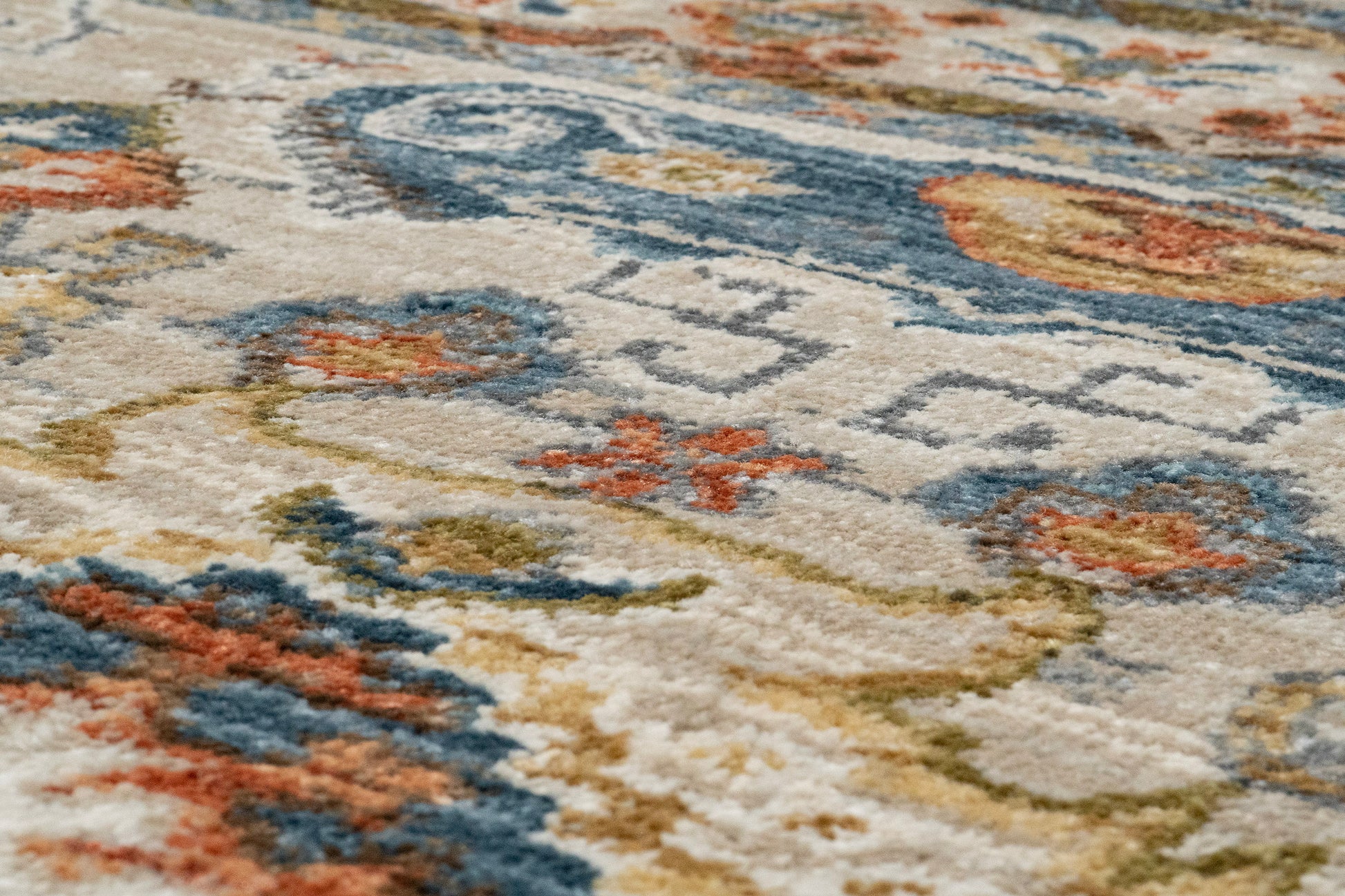 Juno Traditional Ivory/Multi Oriental Medium Pile Rug