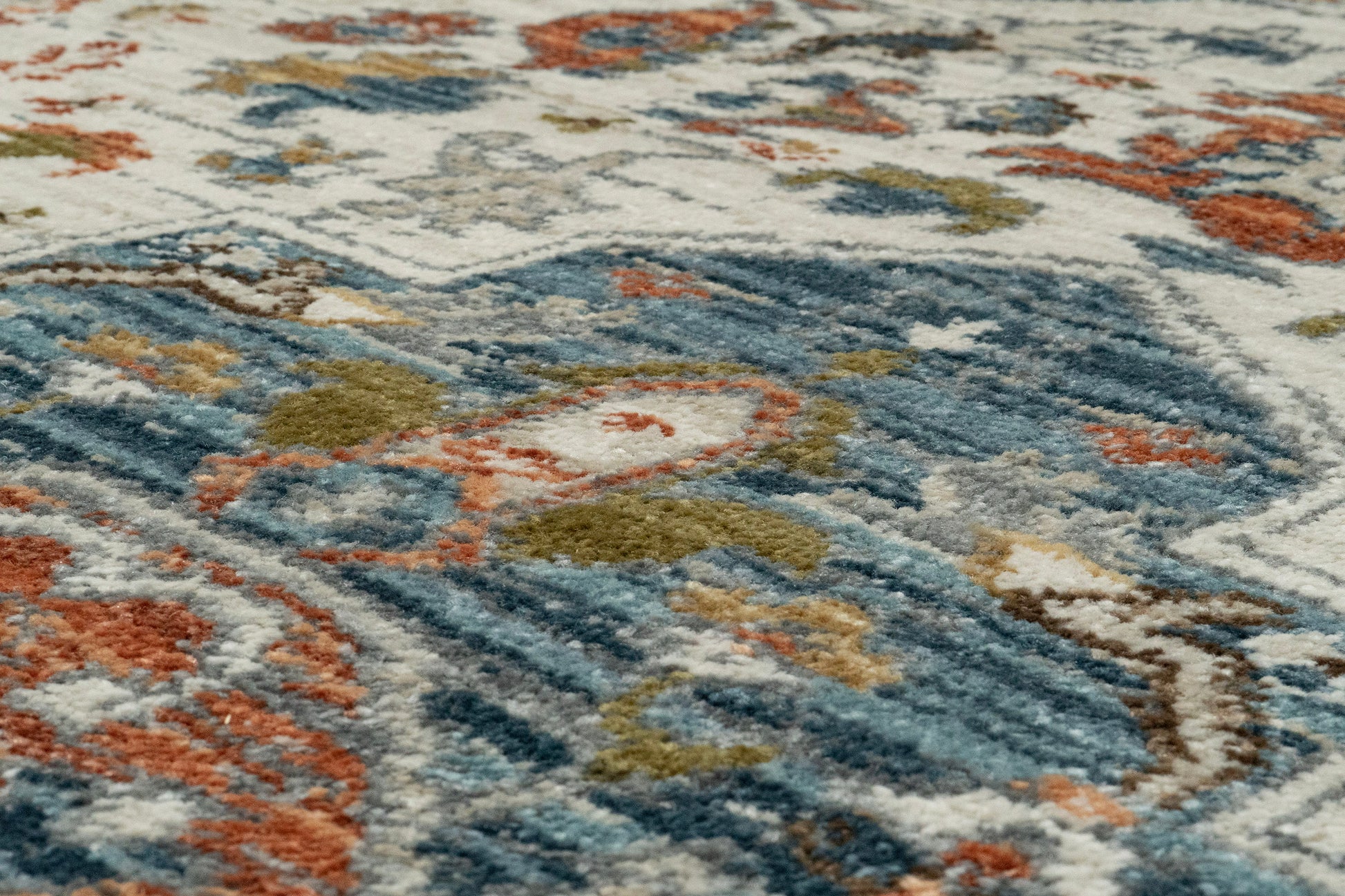 Juno Traditional Beige/Multi Oriental Medium Pile Rug