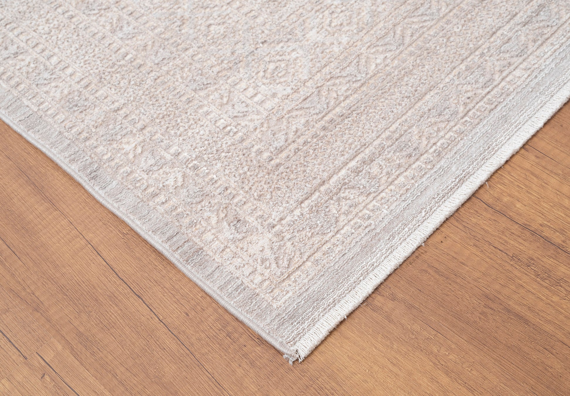 Lara Traditional Taupe Floral Low Pile Rug