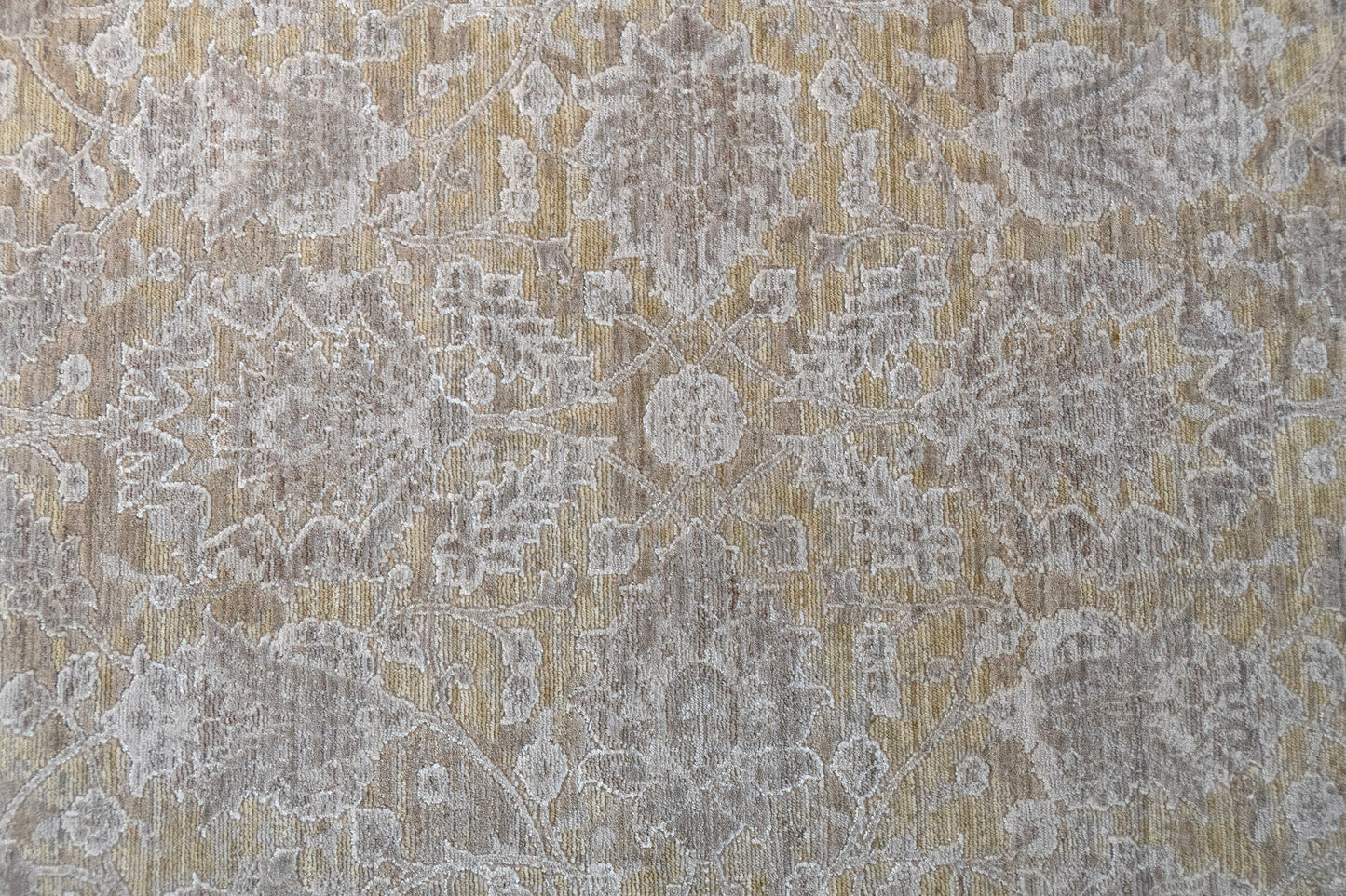 Lara Traditional Beige/Grey Floral Low Pile Rug