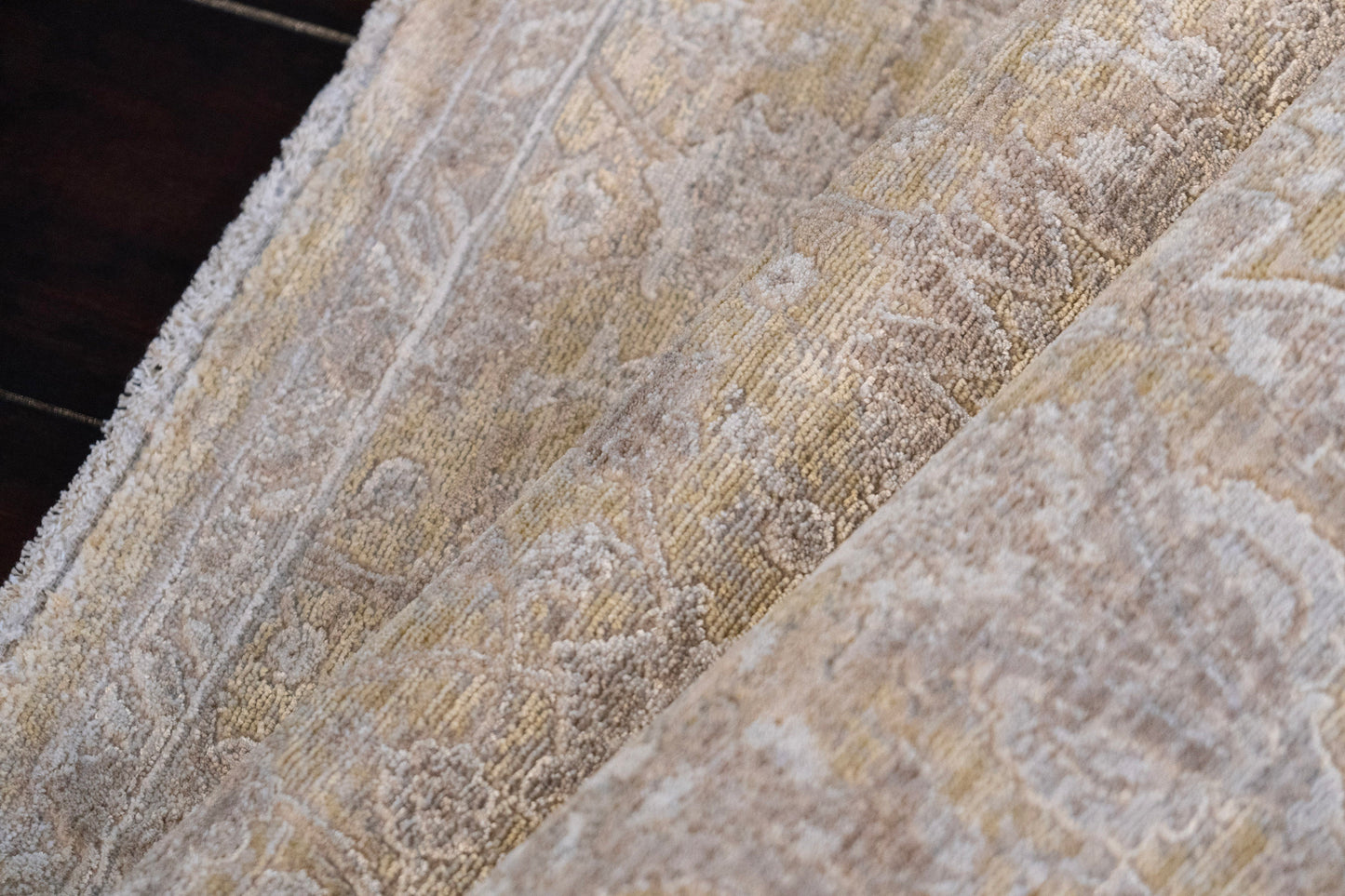 Lara Traditional Beige/Grey Floral Low Pile Rug