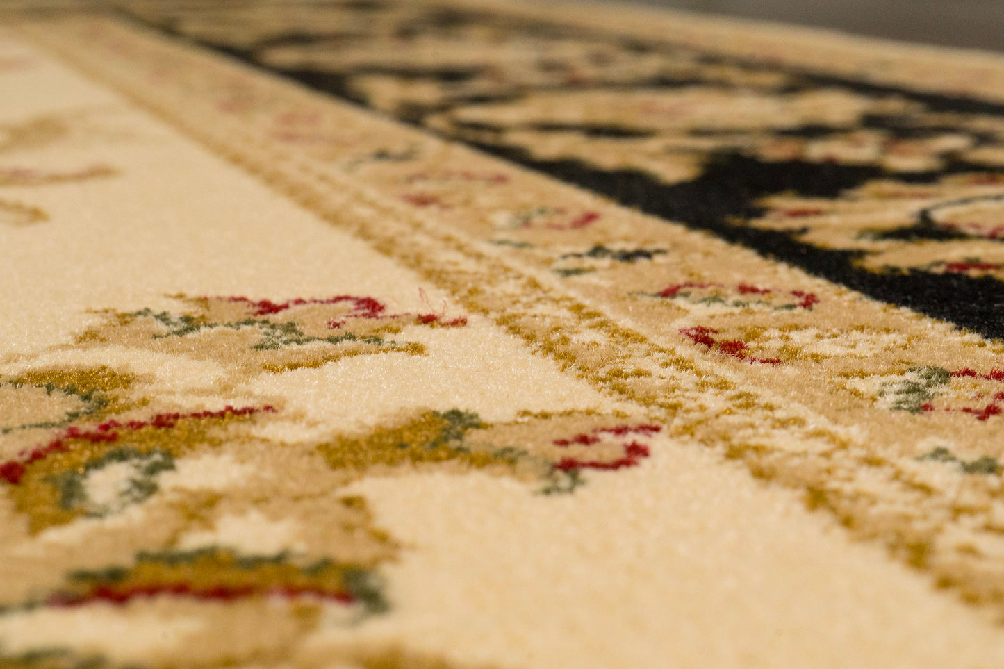Legacy Traditional Ivory/Black Classic Medium Pile Rug