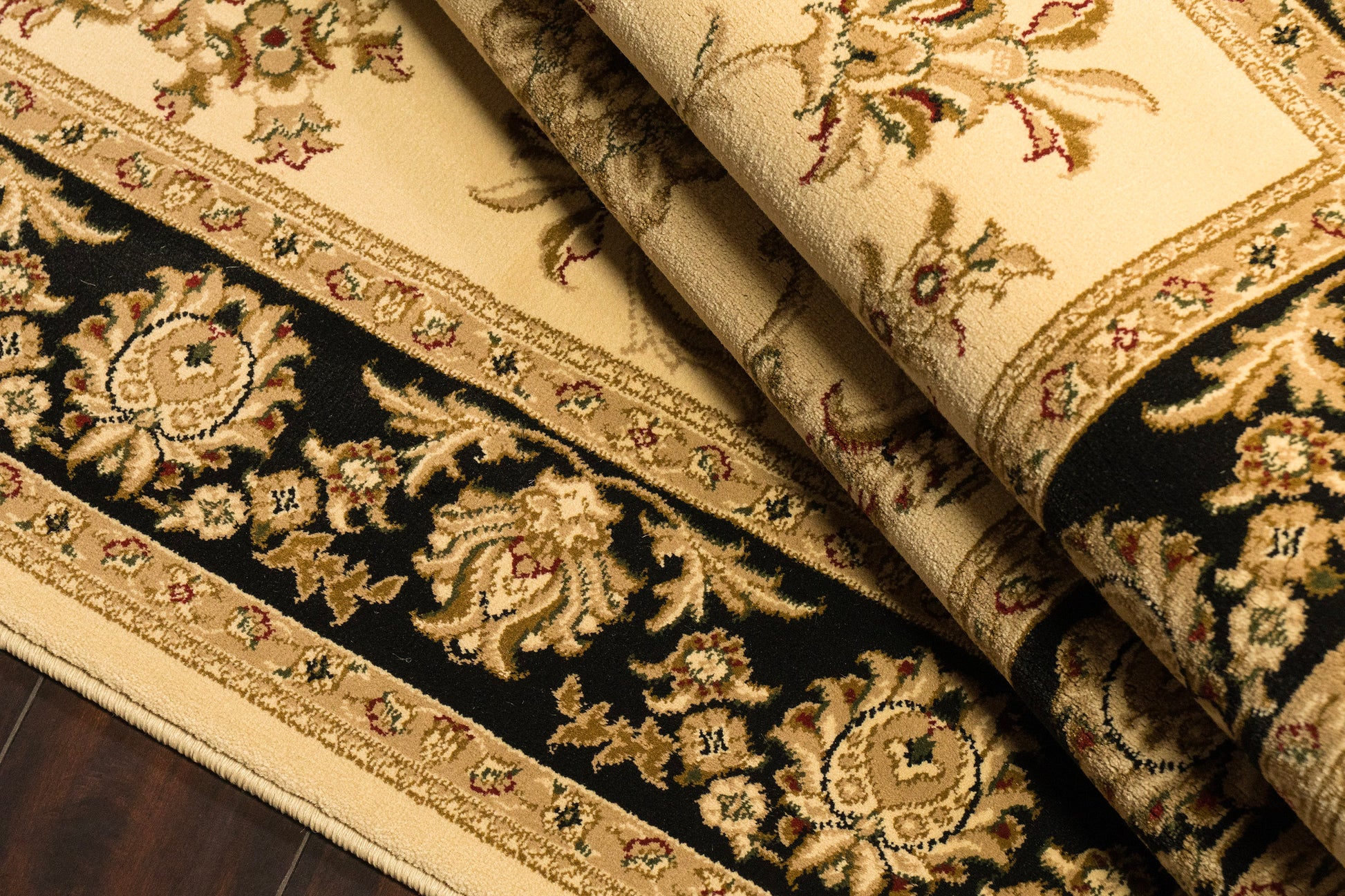Legacy Traditional Ivory/Black Classic Medium Pile Rug