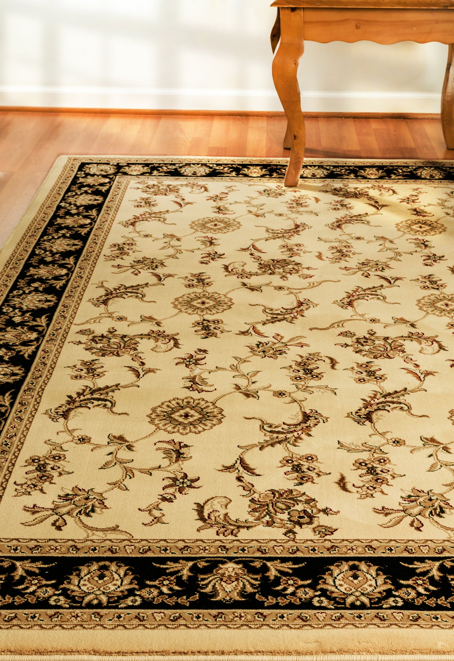 Legacy Traditional Ivory/Black Classic Medium Pile Rug