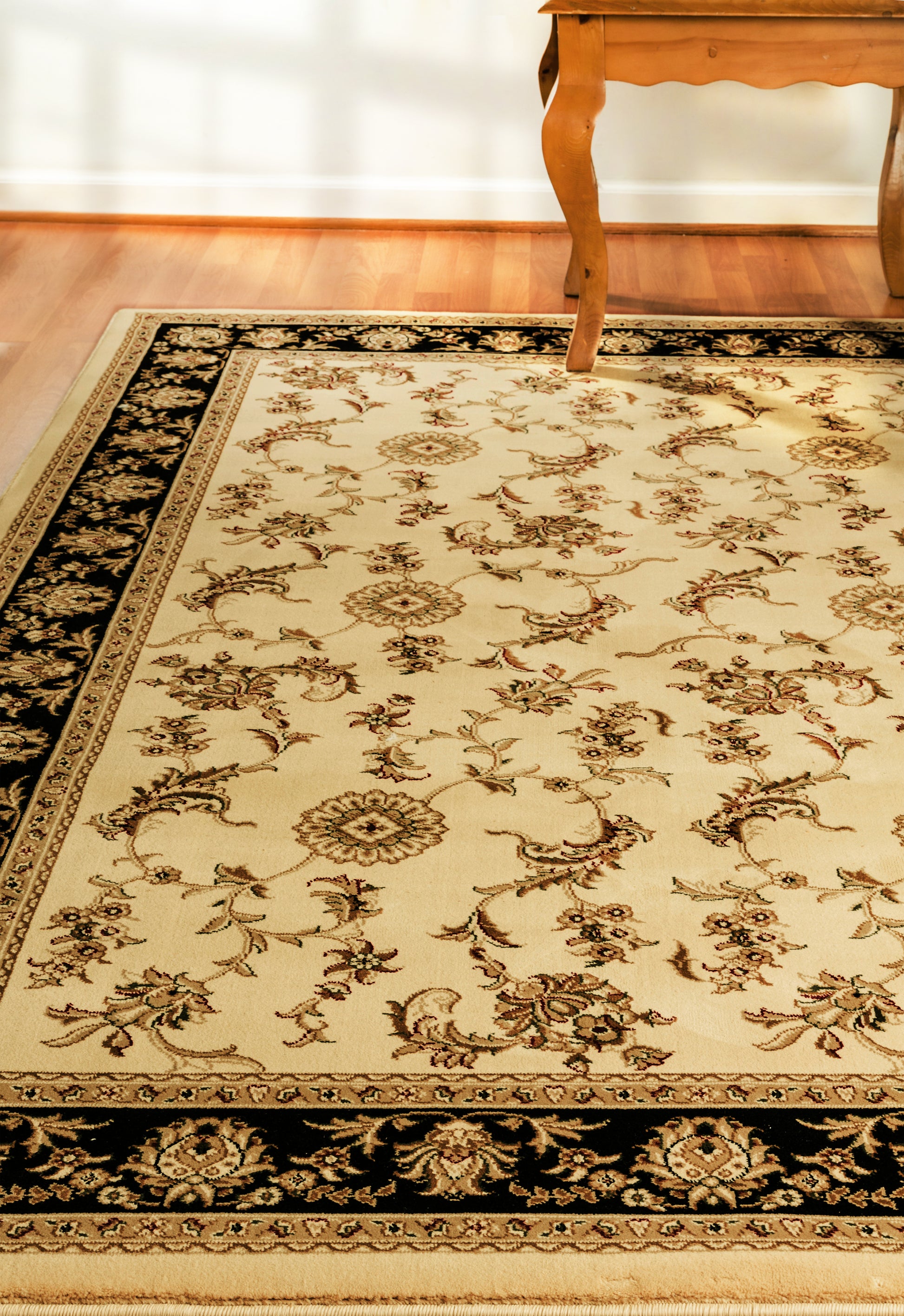 Legacy Traditional Ivory/Black Classic Medium Pile Rug