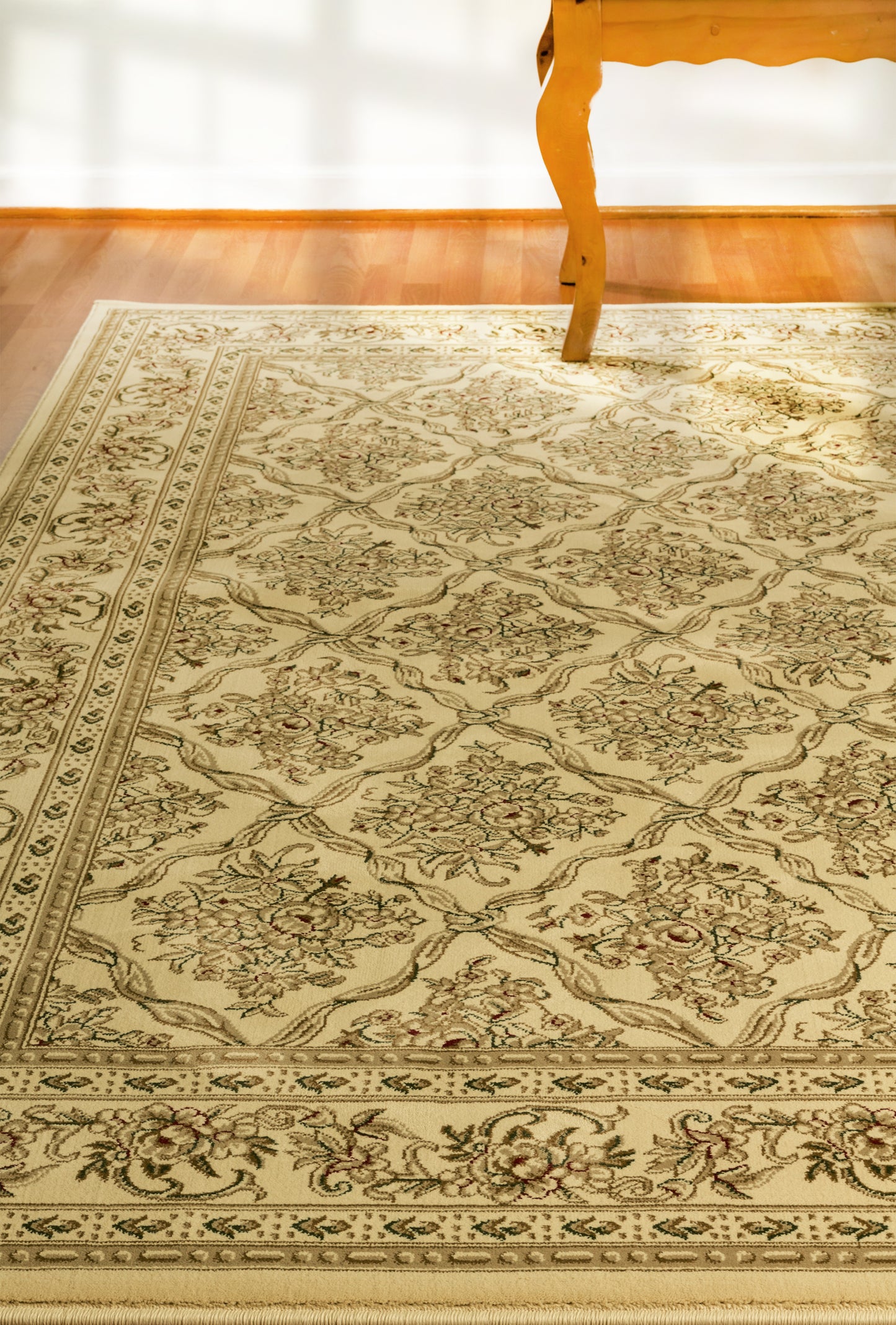 Legacy Traditional Ivory Classic Medium Pile Rug