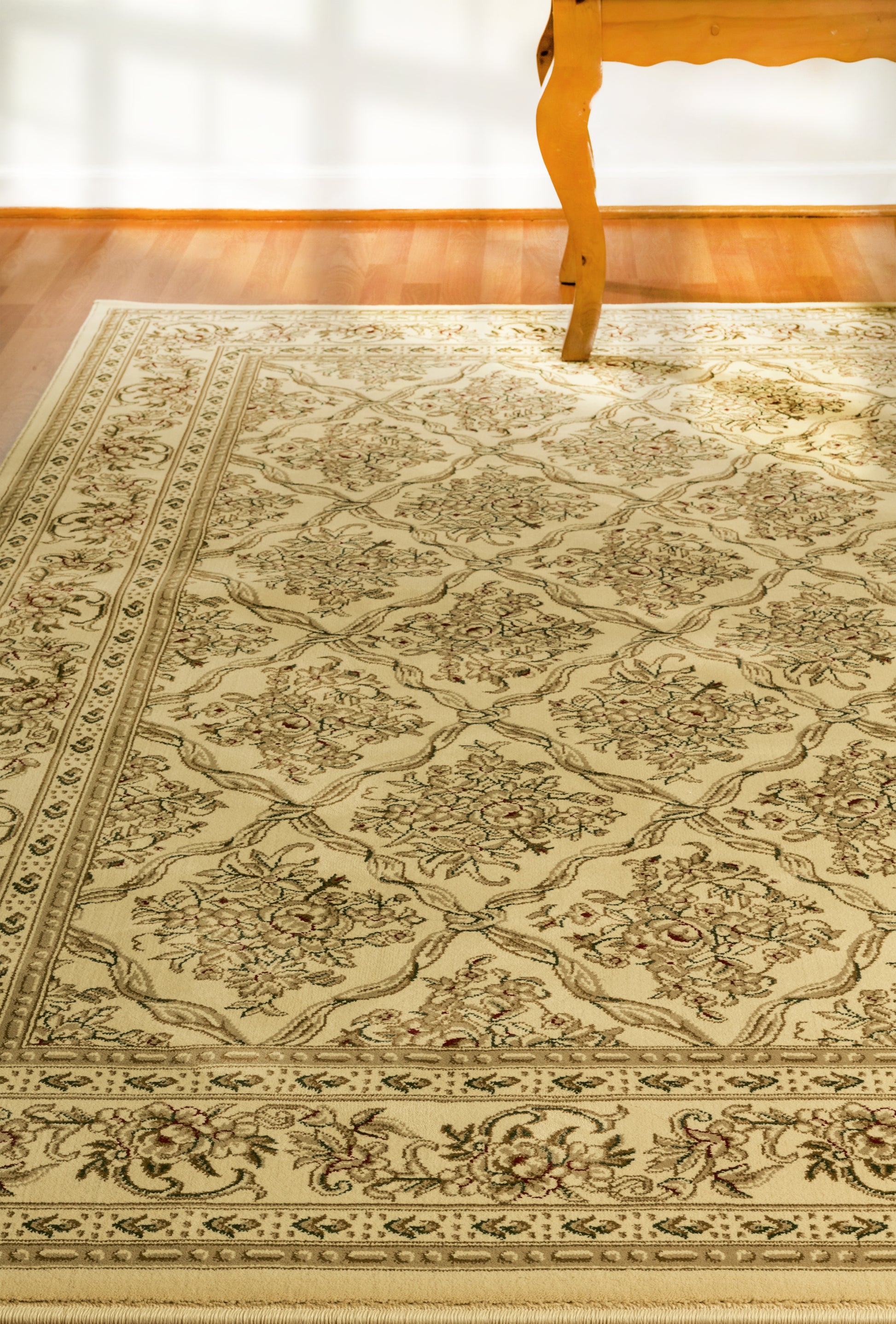 Legacy Traditional Ivory Classic Medium Pile Rug