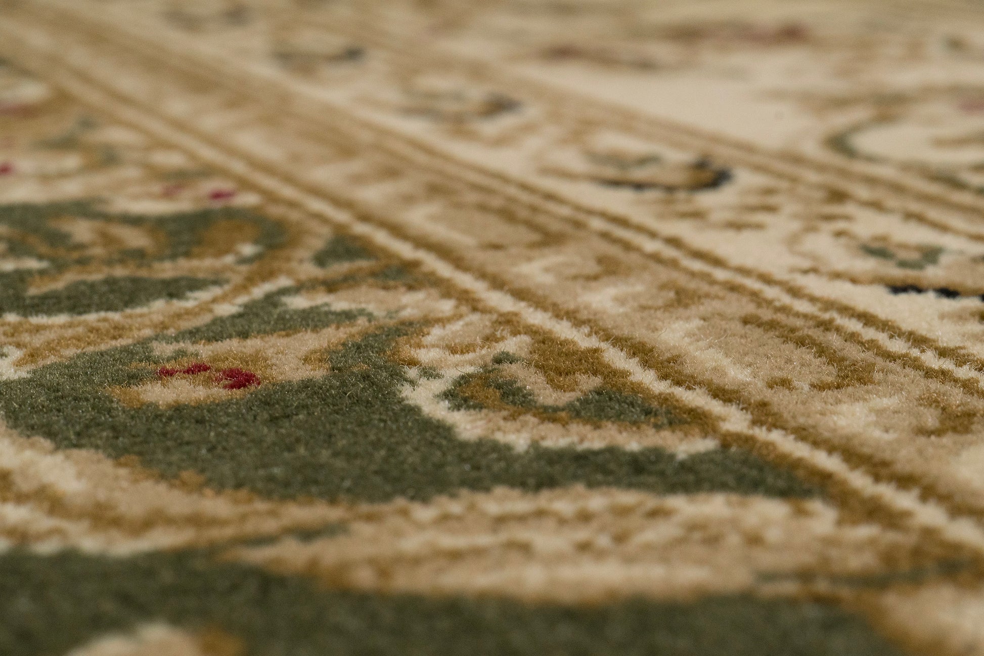 Legacy Traditional Green Classic Medium Pile Rug